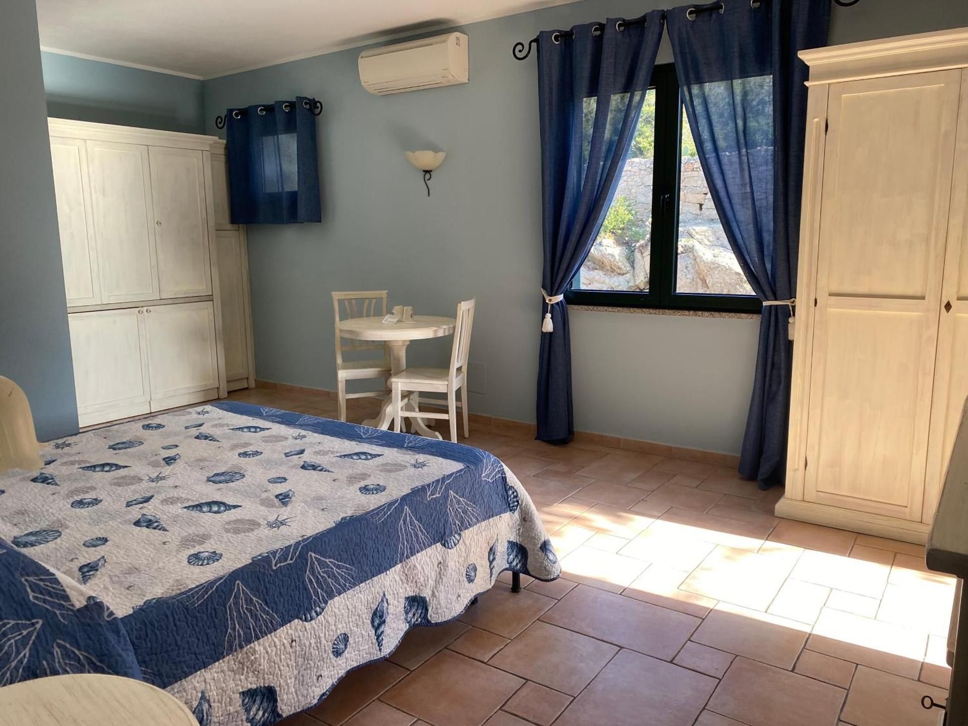 Double or Twin Room with Rubber Boat