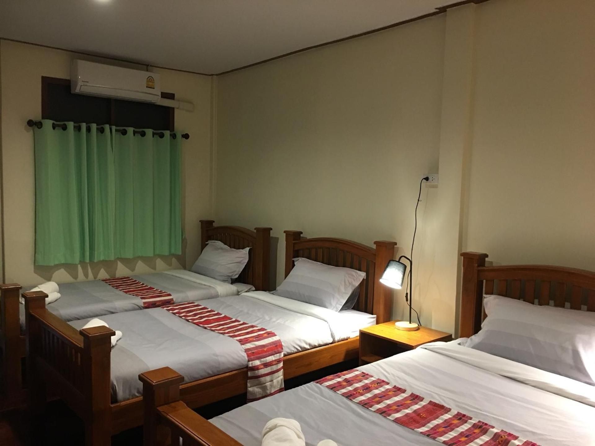 3 Single Beds