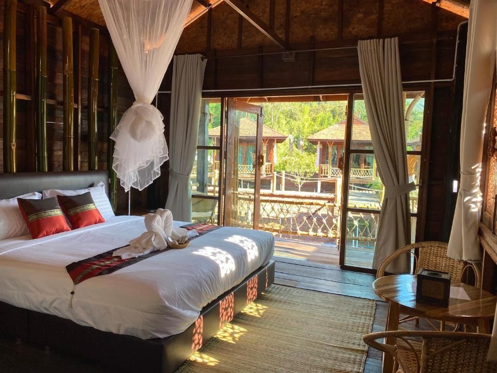 King Room with Mountain View