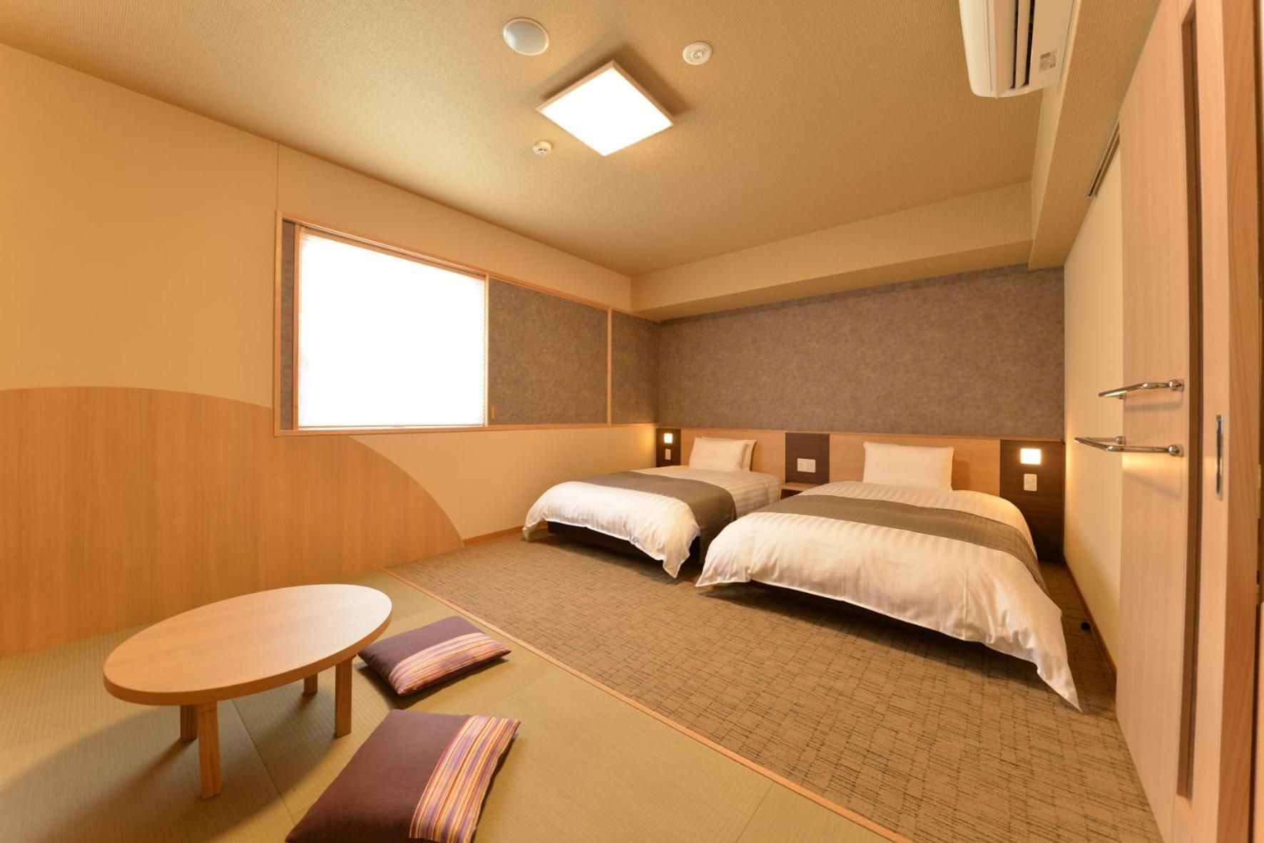 Japanese Western Style Room with Shower