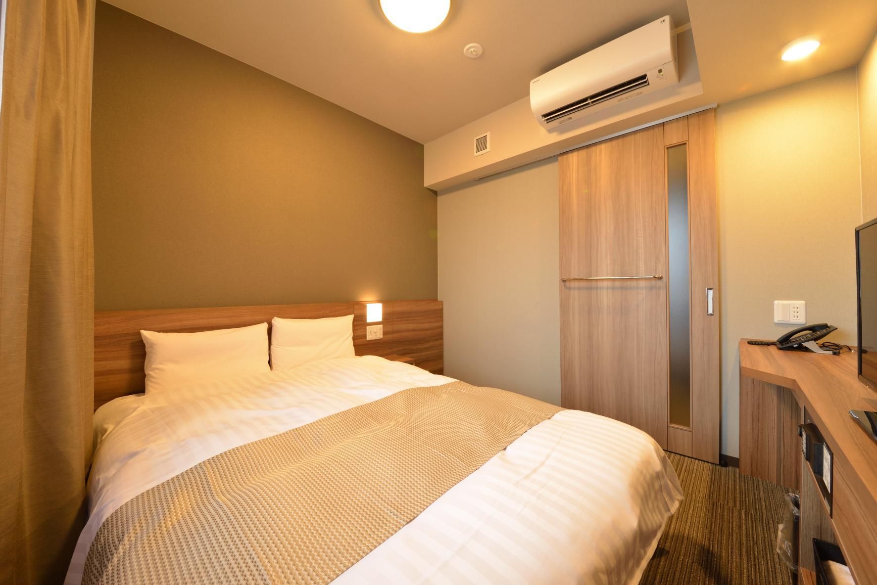 Day Use - Double Room - Non Smoking 8 Hours Between 12:00 and 20:00 (8 hour use only)