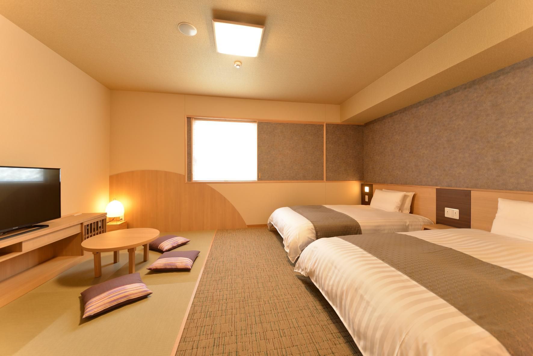 Japanese Western Style Room with Shower