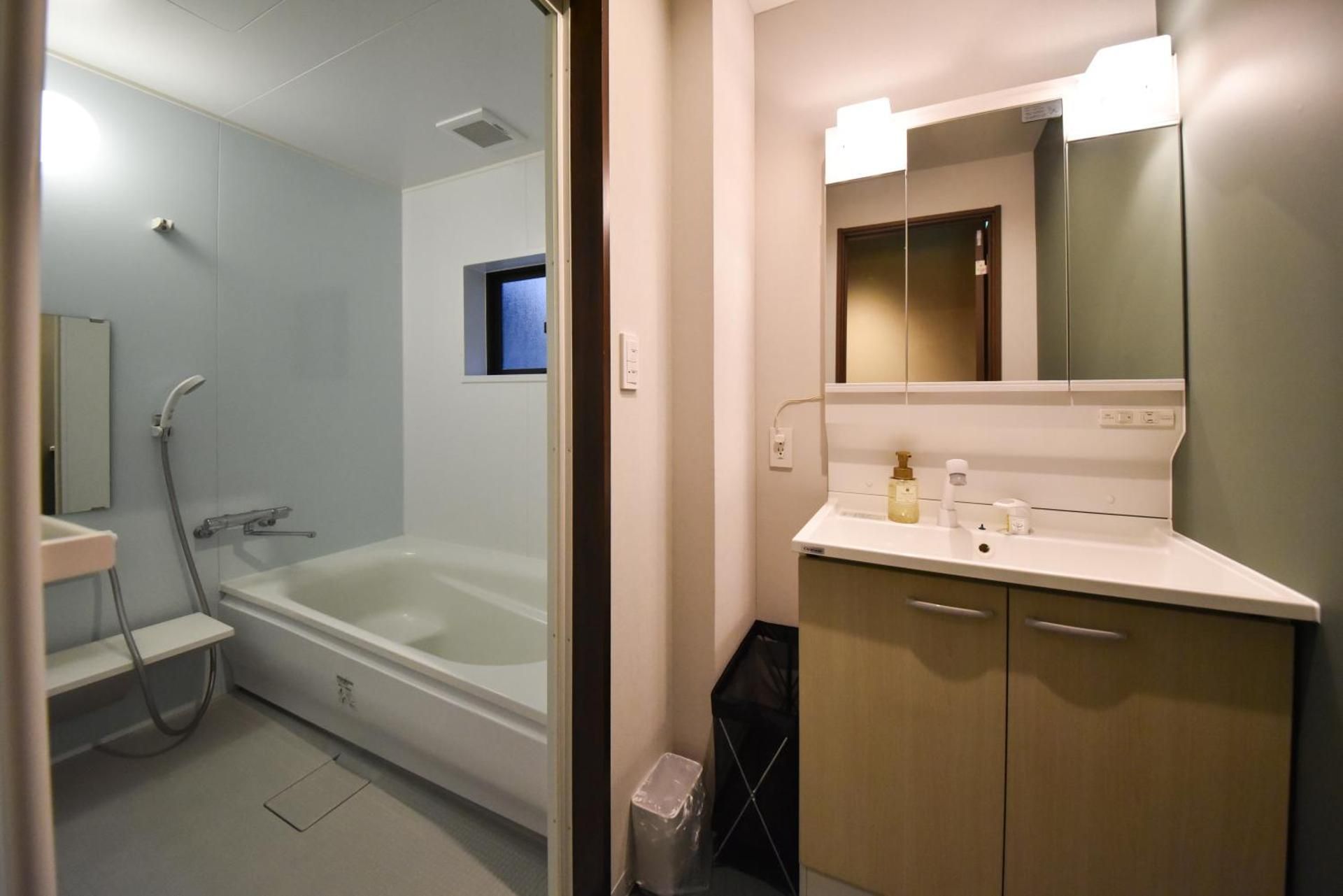 Quadruple Room with Private Bathroom