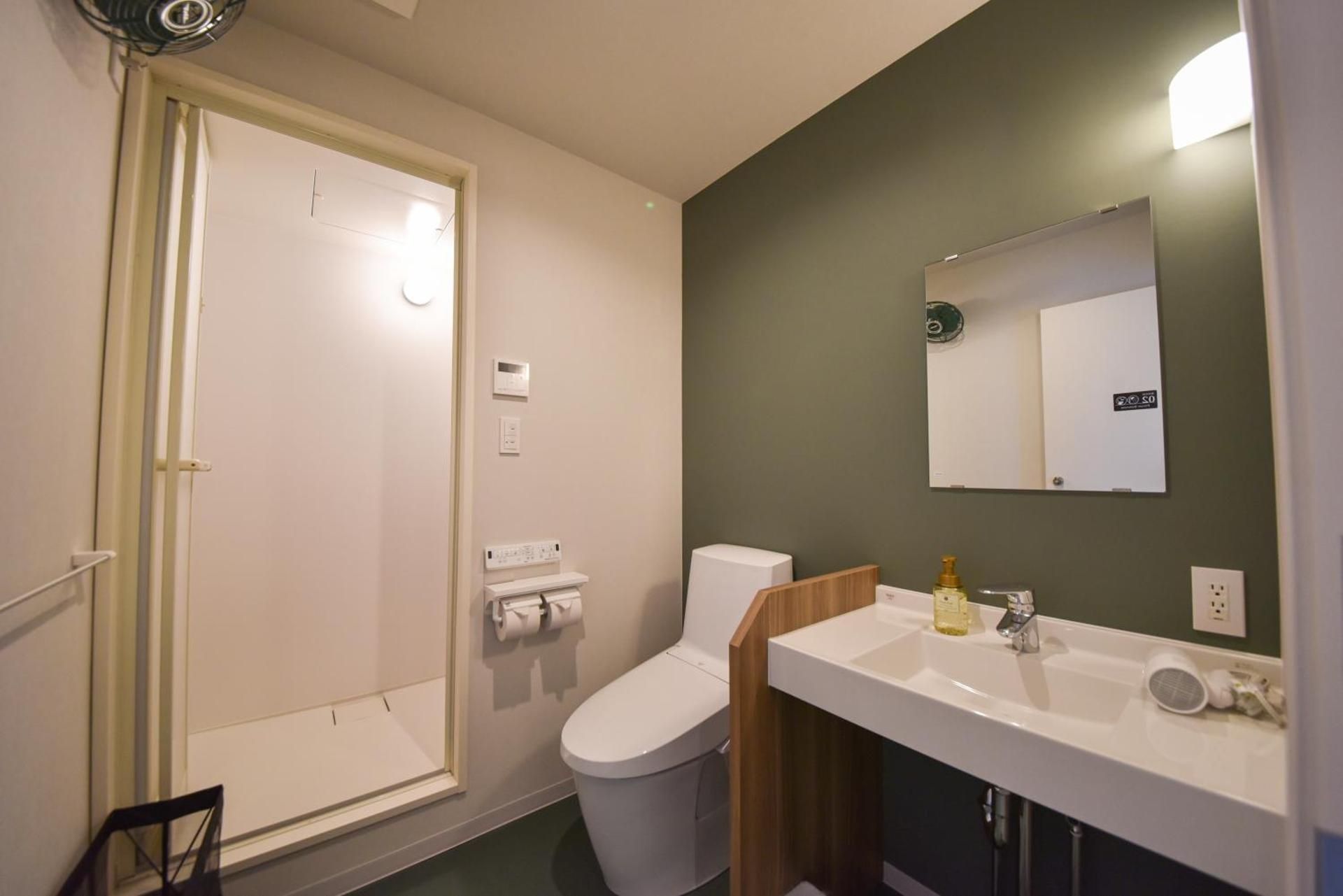 Twin Room with Private External Bathroom