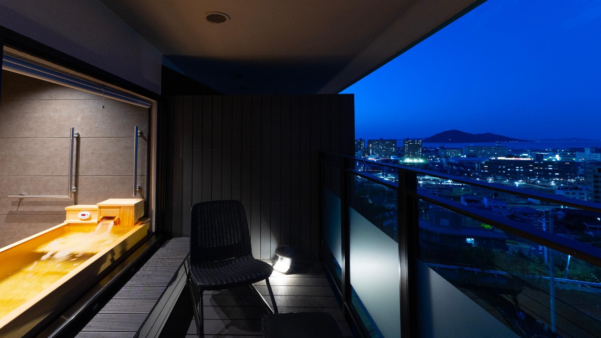 (Natural hot spring) With open-air bath [Japanese-Western style room] Premium semi-suite