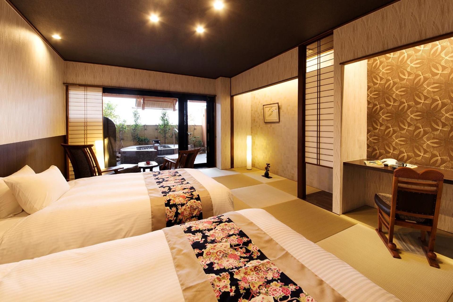 Twin Room with Bathroom - Non-Smoking