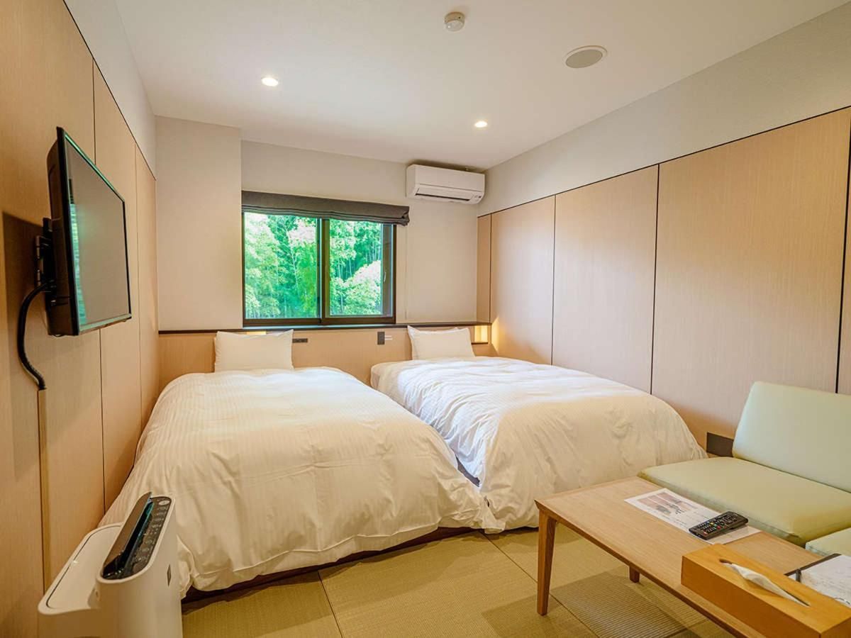 Standard Mountain View Western Style Twin Room