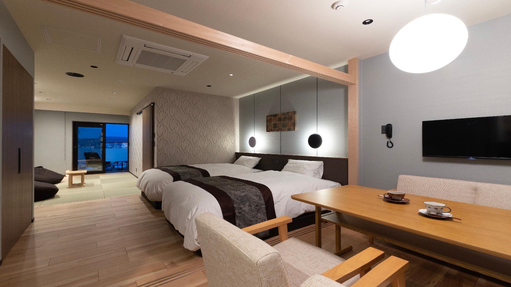(Natural hot spring) With open-air bath [Japanese-Western style room] Premium semi-suite