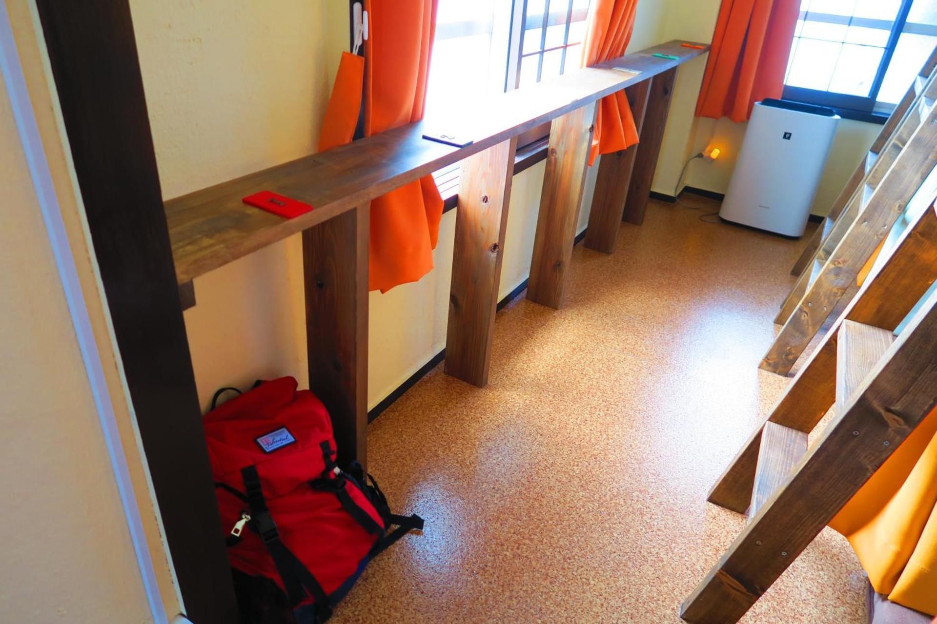 Female Capsule Room