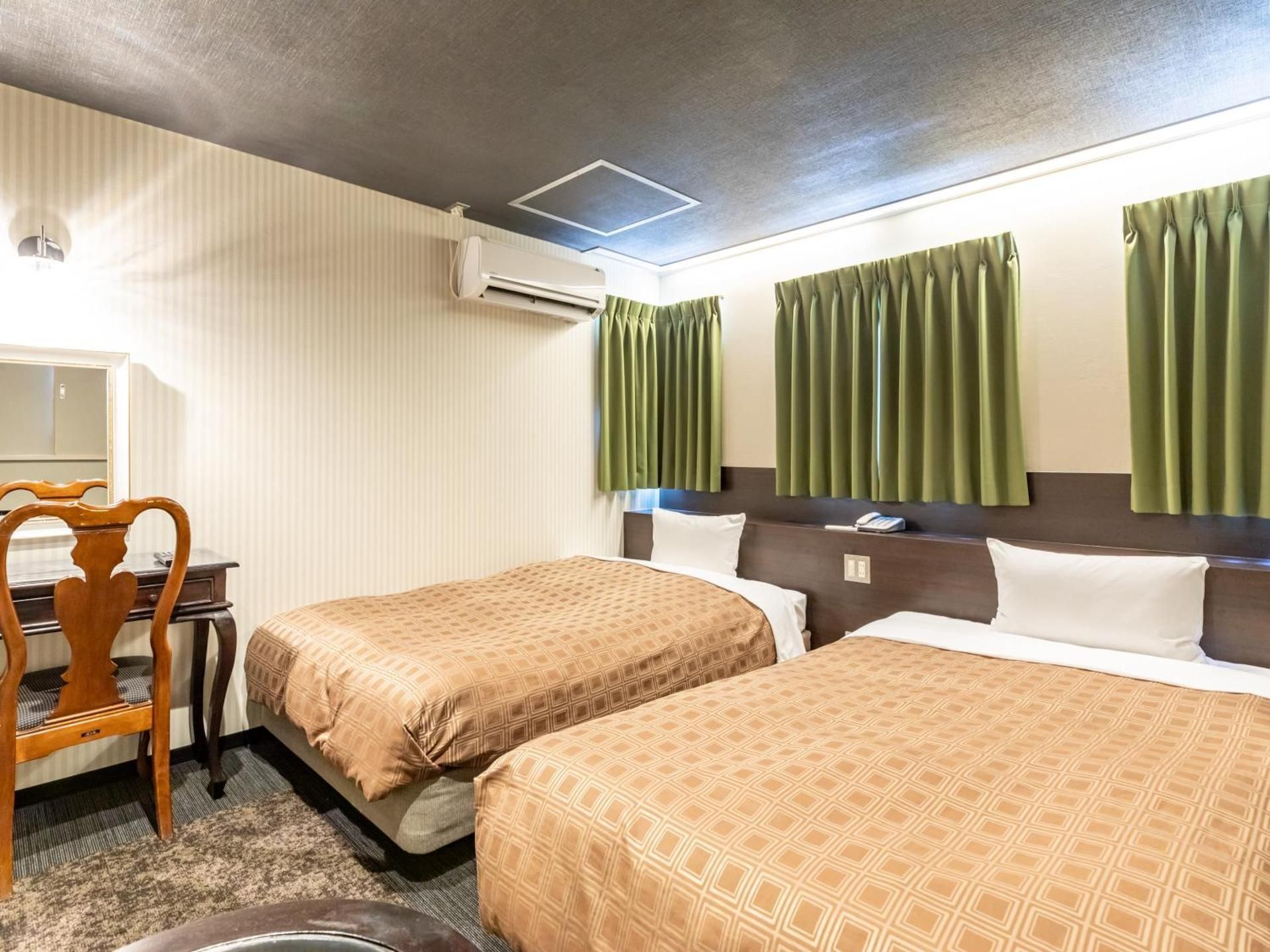 Non-Smoking - Superior Twin Room