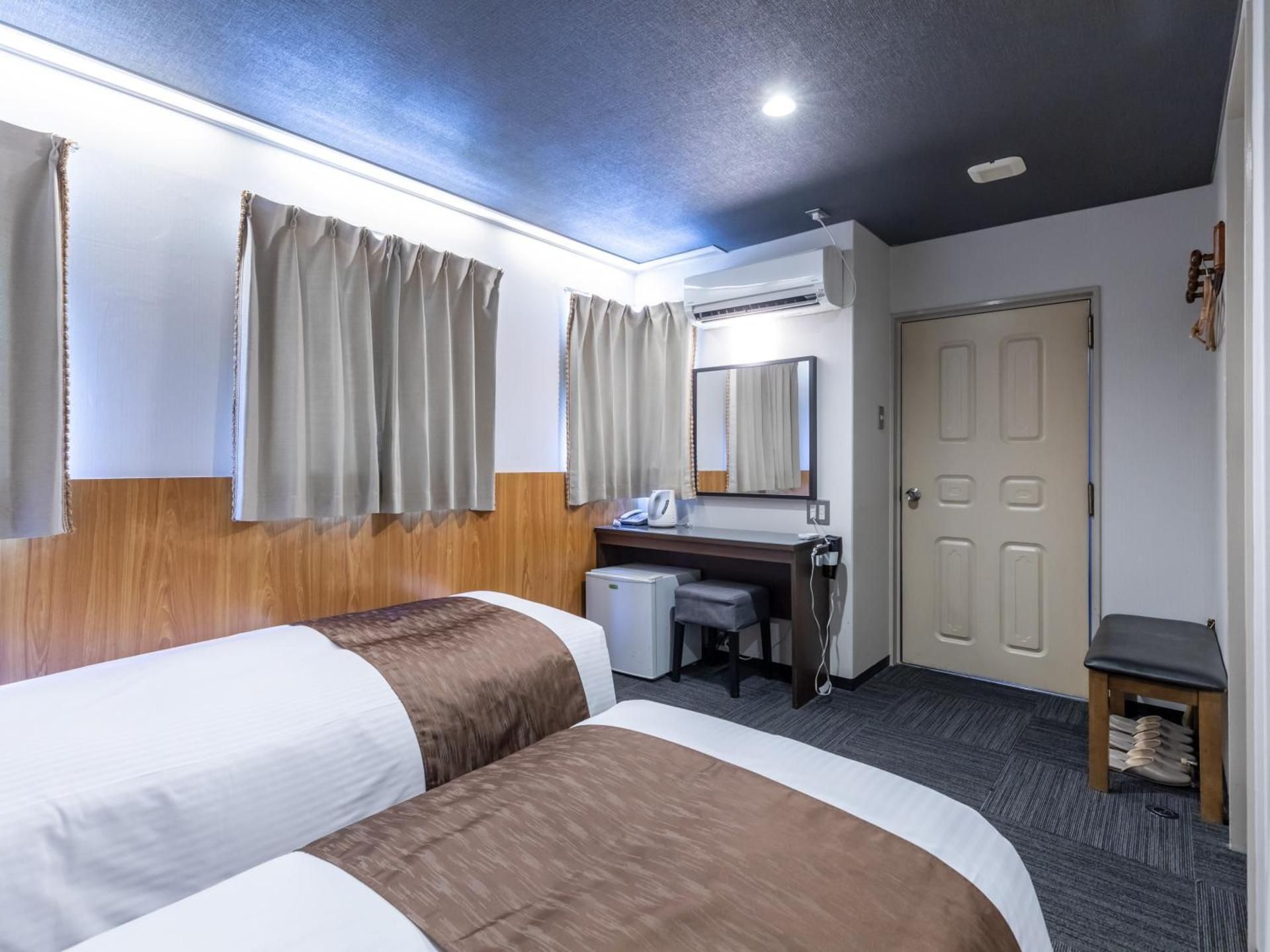 Non-Smoking - Triple Room