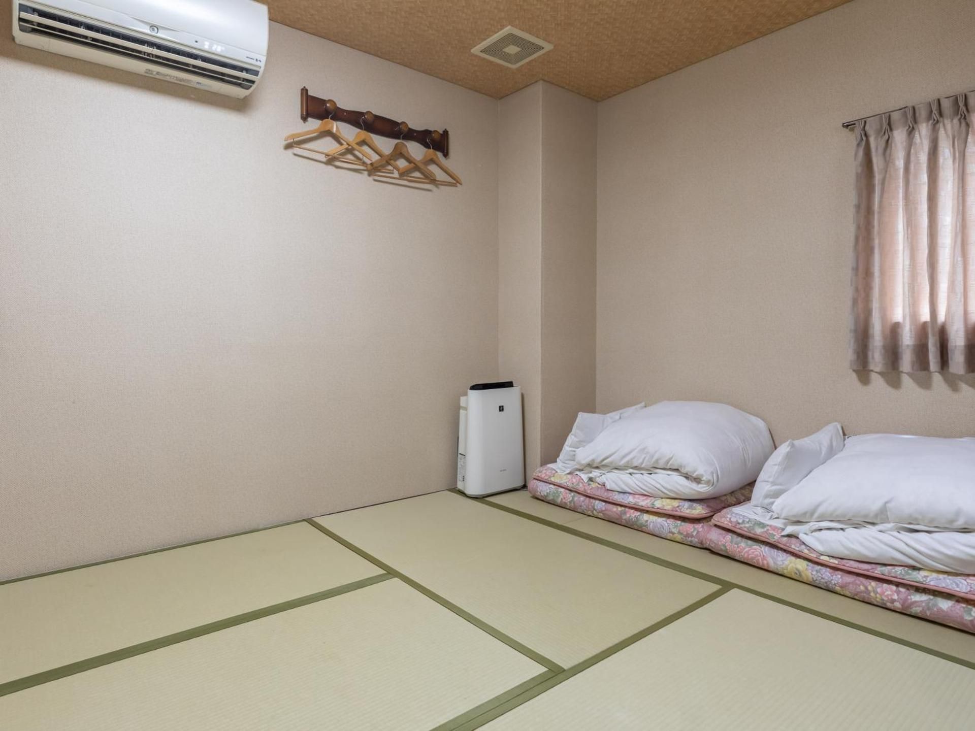 Non-Smoking - Deluxe Japanese-Style Room up to 4 guests