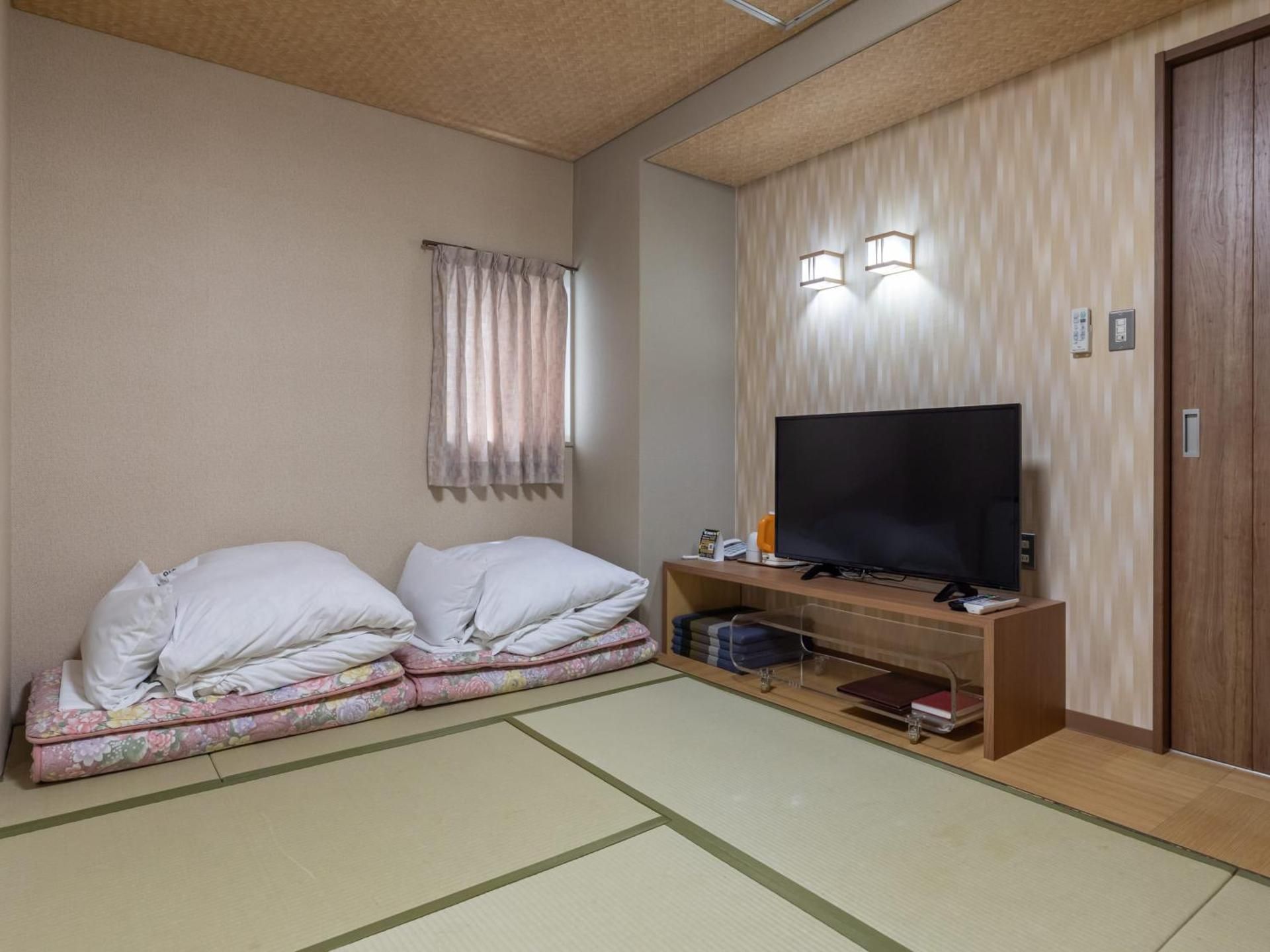 Non-Smoking - Deluxe Japanese-Style Room up to 4 guests