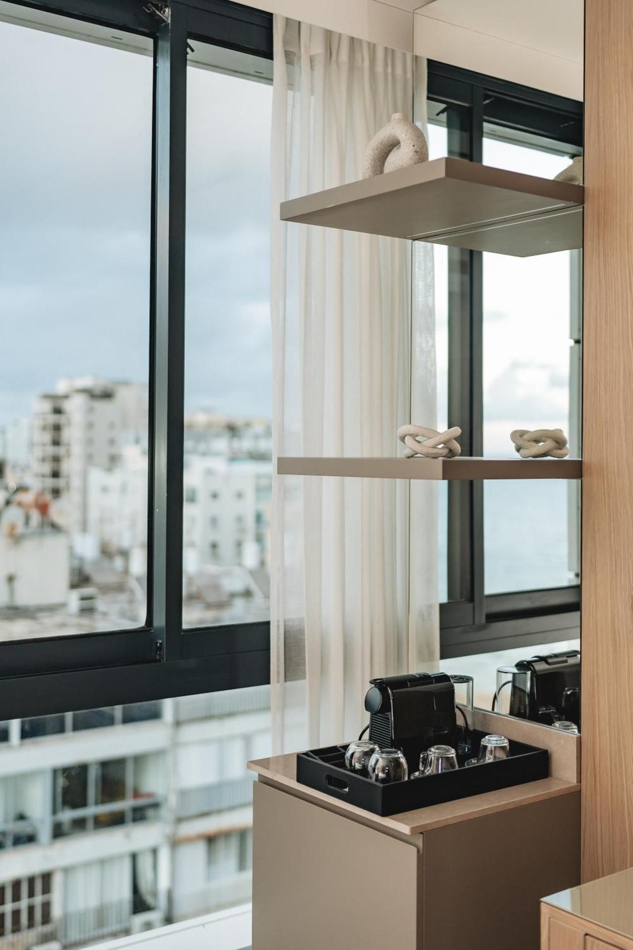 מלון אלמרה Almera Hotel Comfort Accessible Room with Side Sea View   2