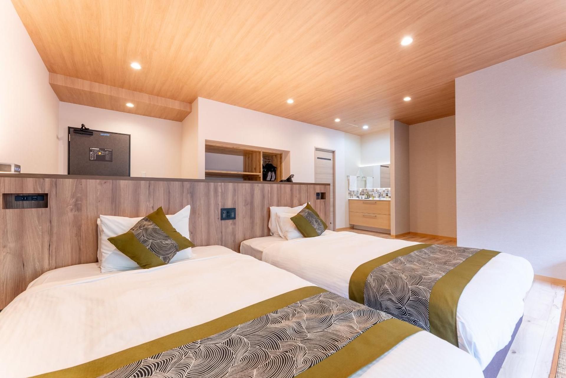 Western Modern Japanese-Western Junior Suite with Open-Air Bath and Terrace