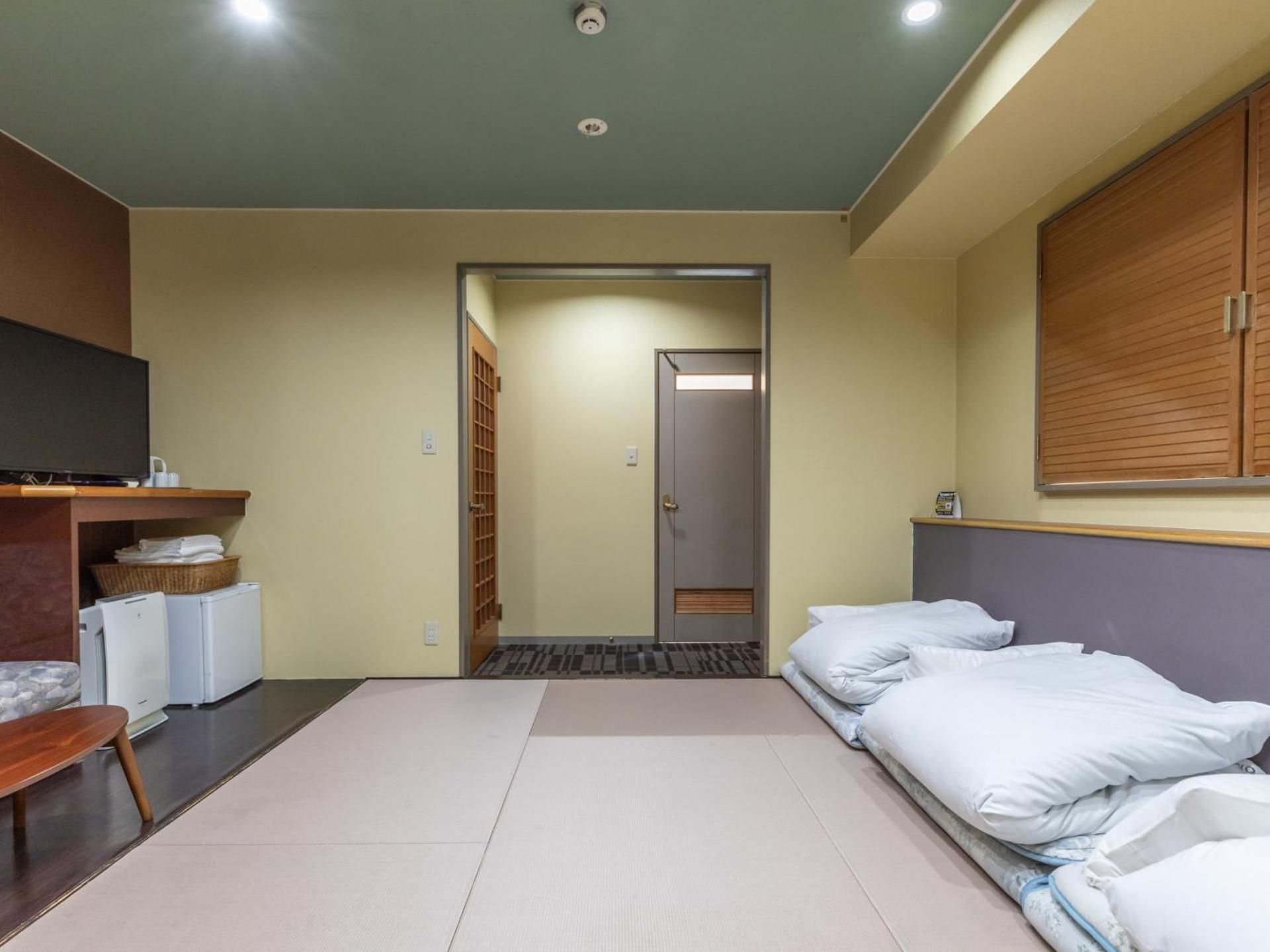 Non-Smoking - Japanese-Style Room up to 4 guests