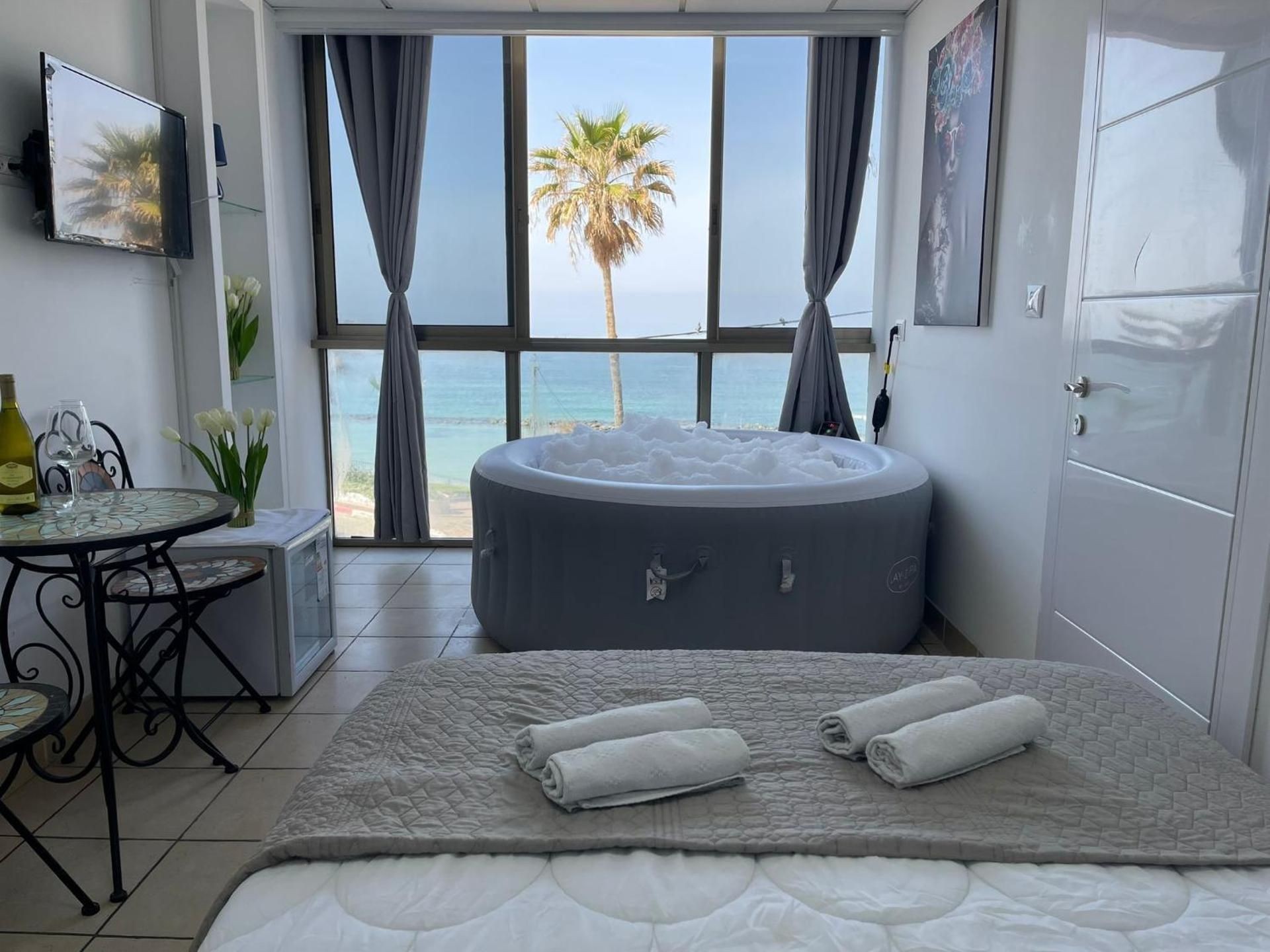 Suite with Hot Tub
