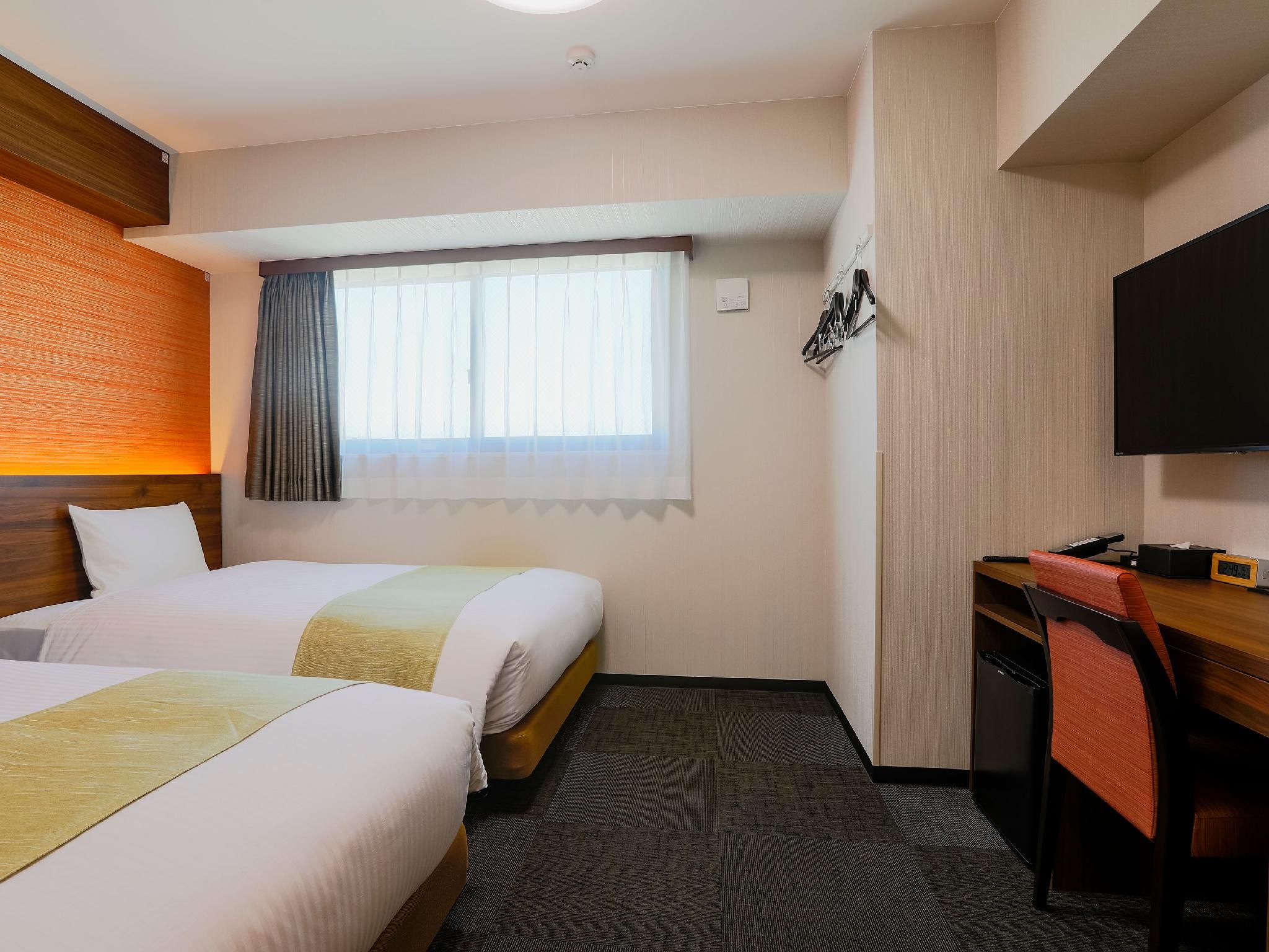 Standard Twin Room - Non-Smoking