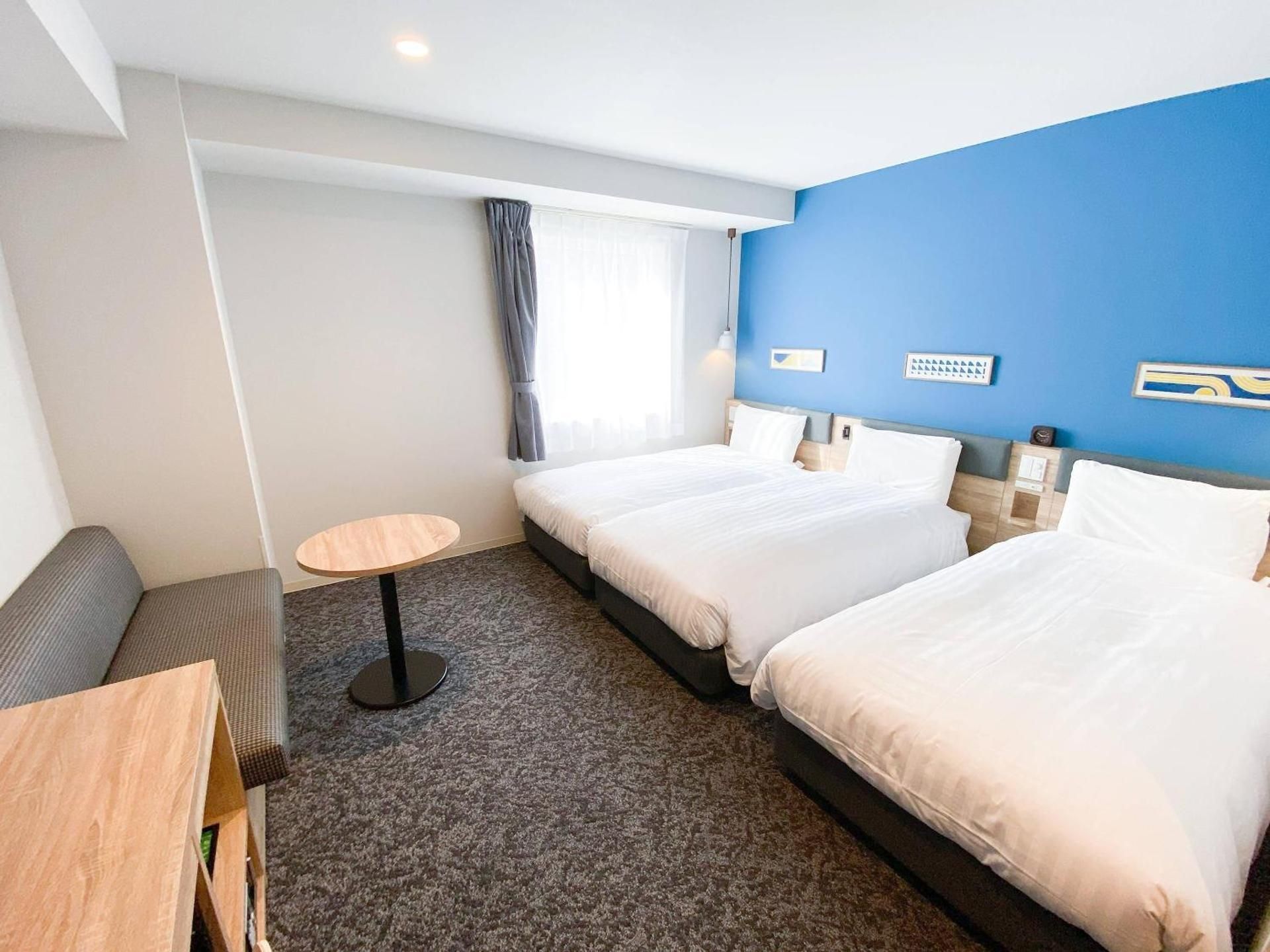 3 Single Beds, Non-Smoking