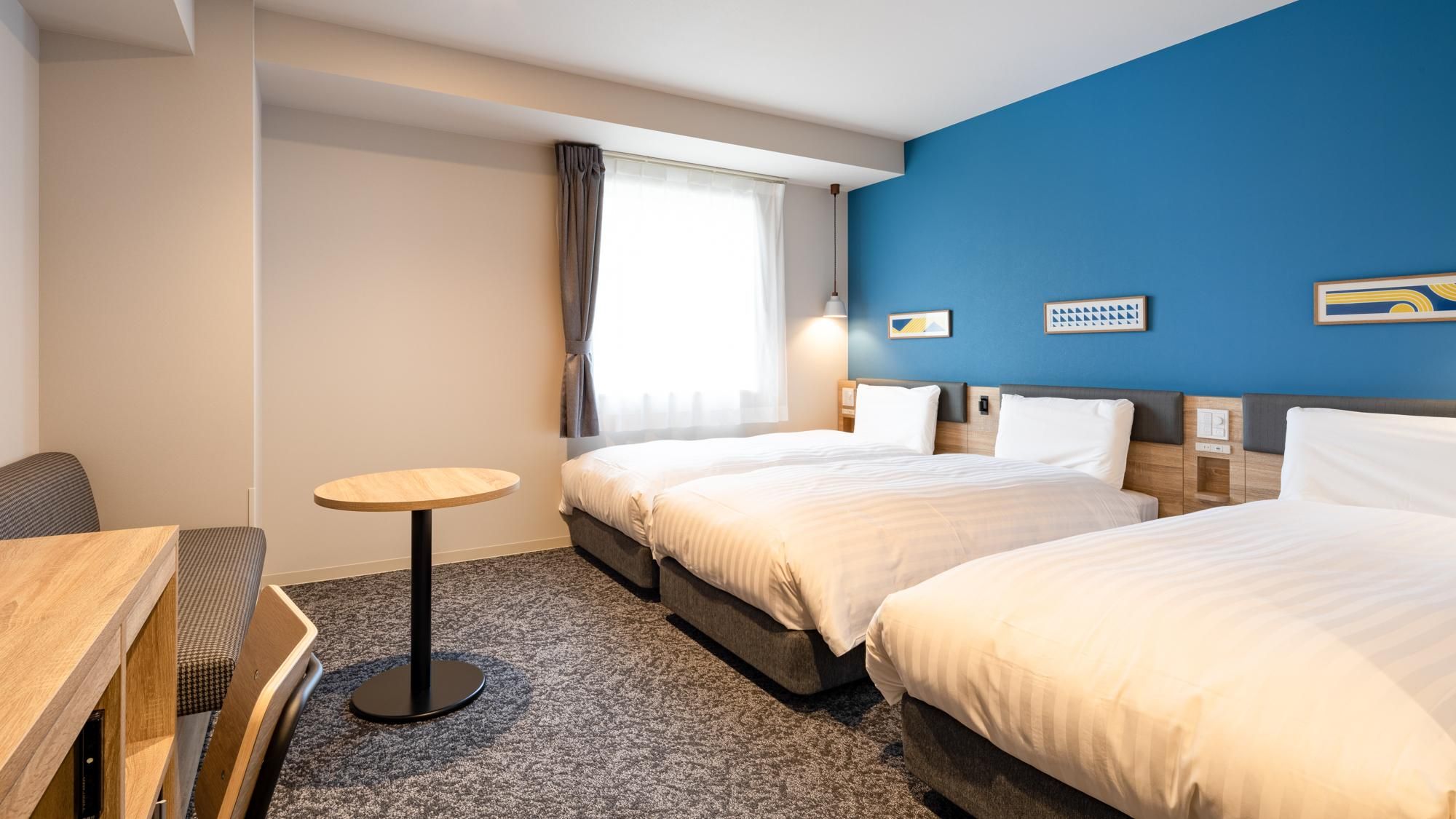 3 Single Beds, Non-Smoking