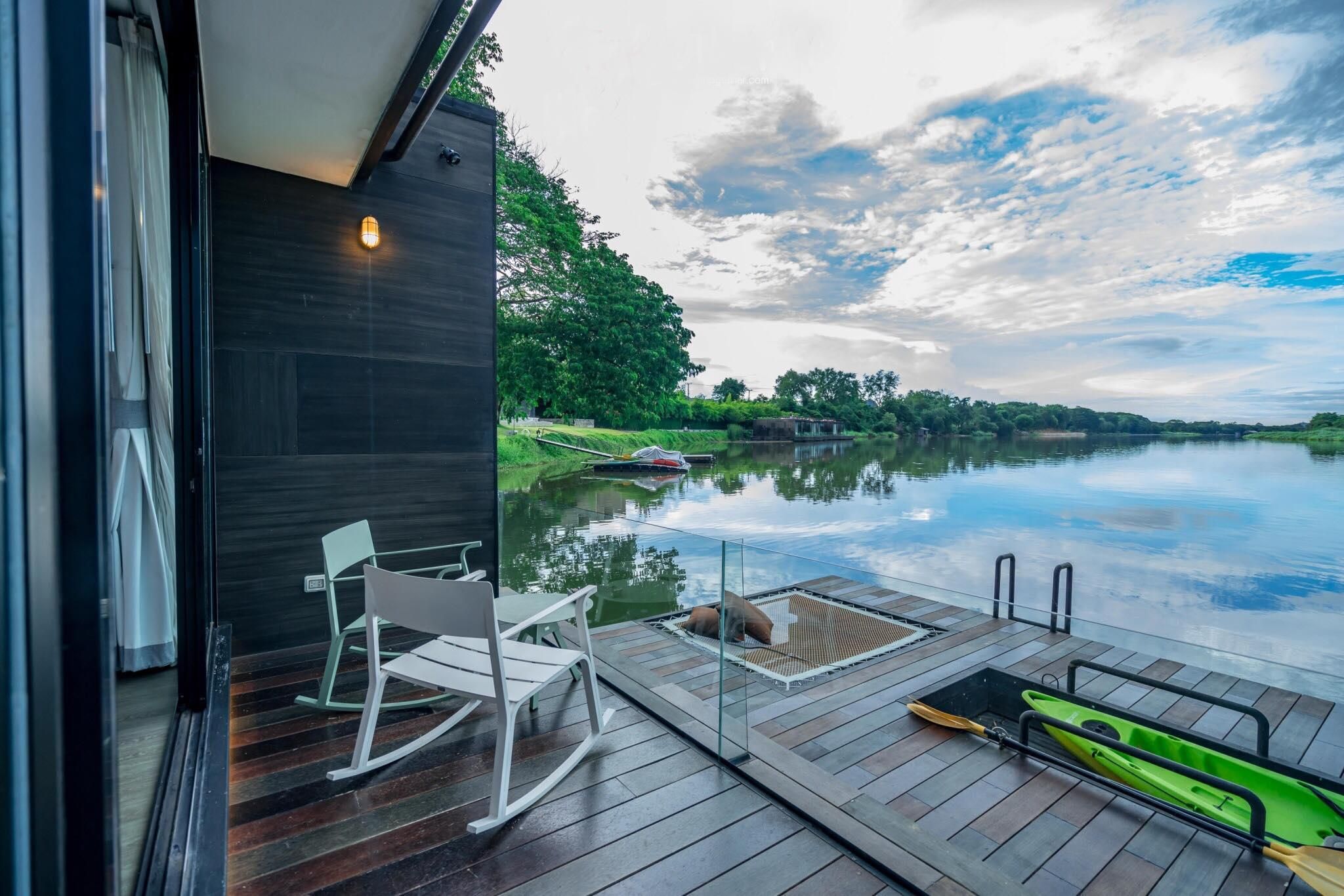 XFloat Luxe Cabin - Above 15 Years Old Only