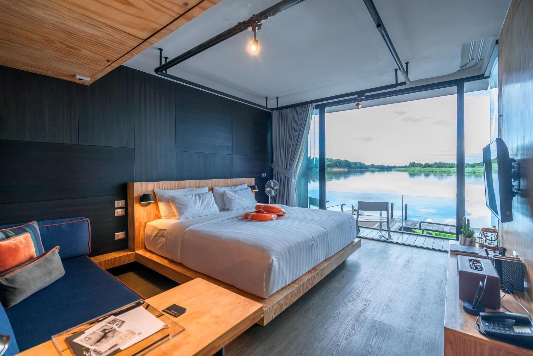 XFloat Luxe Cabin - Above 15 Years Old Only