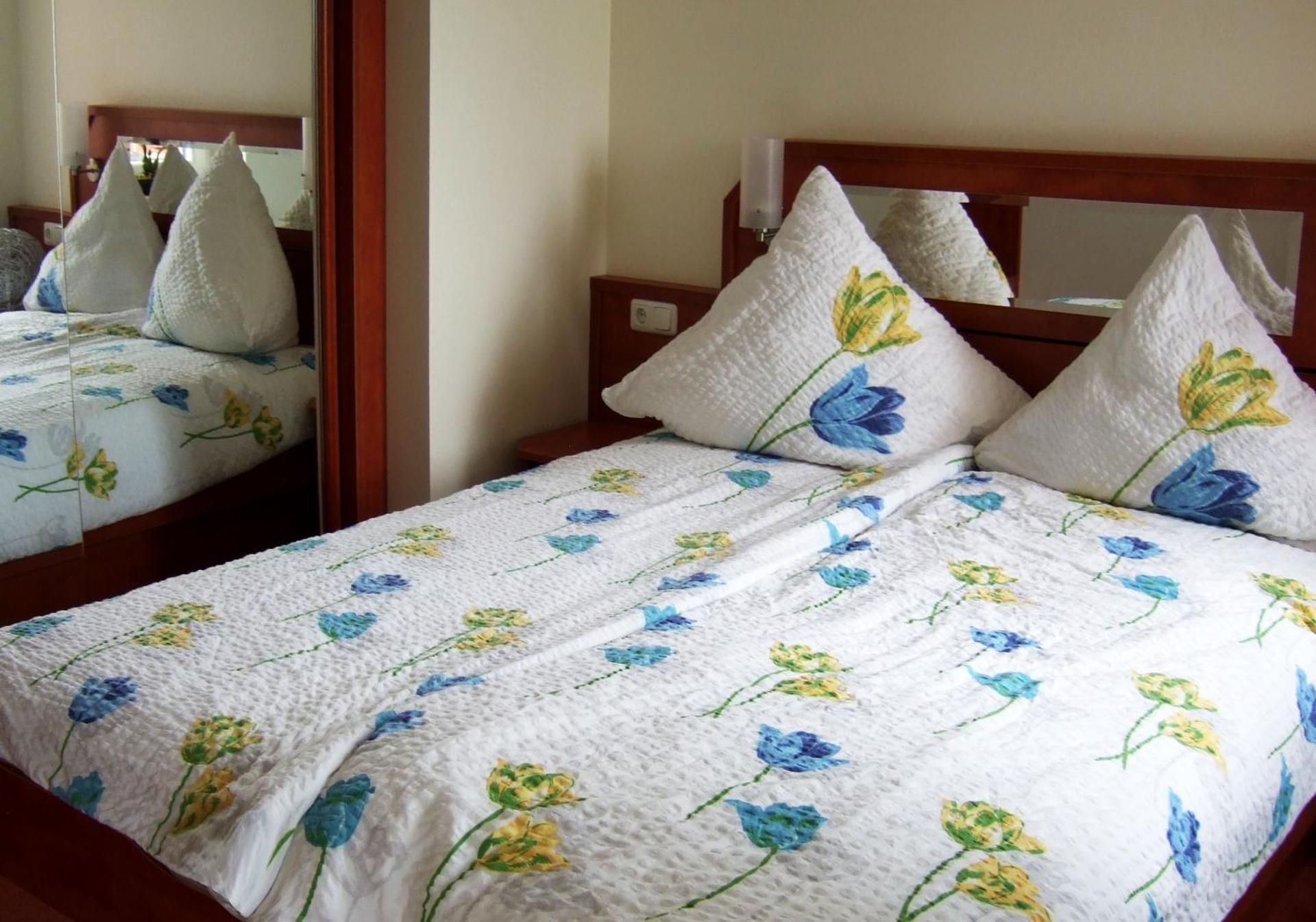 Ferienwohnung mit 1 Schlafzimmer und Schlafsofa für bis zu 3 Personen - Landseite