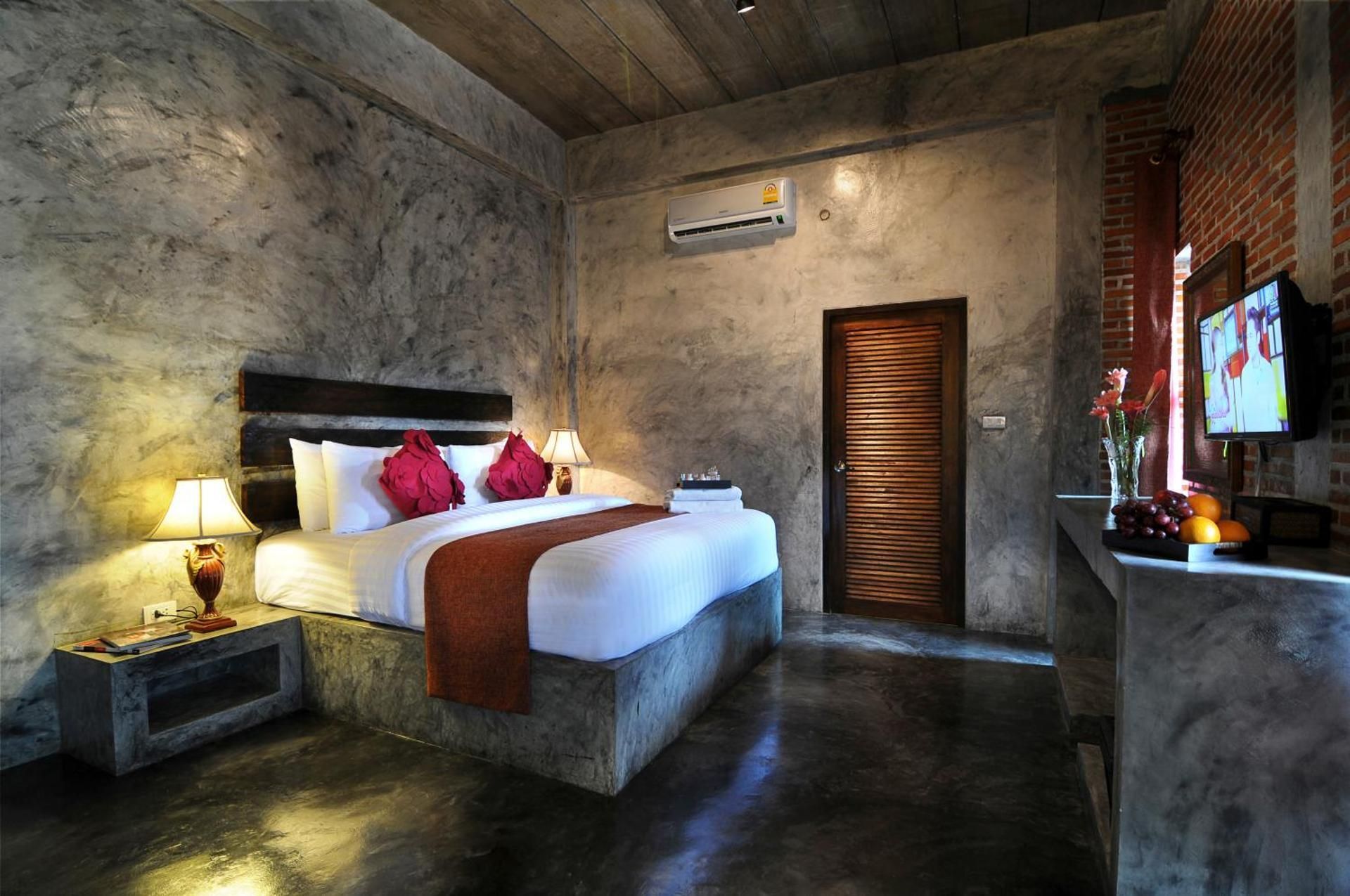Junior Suite with Canal View