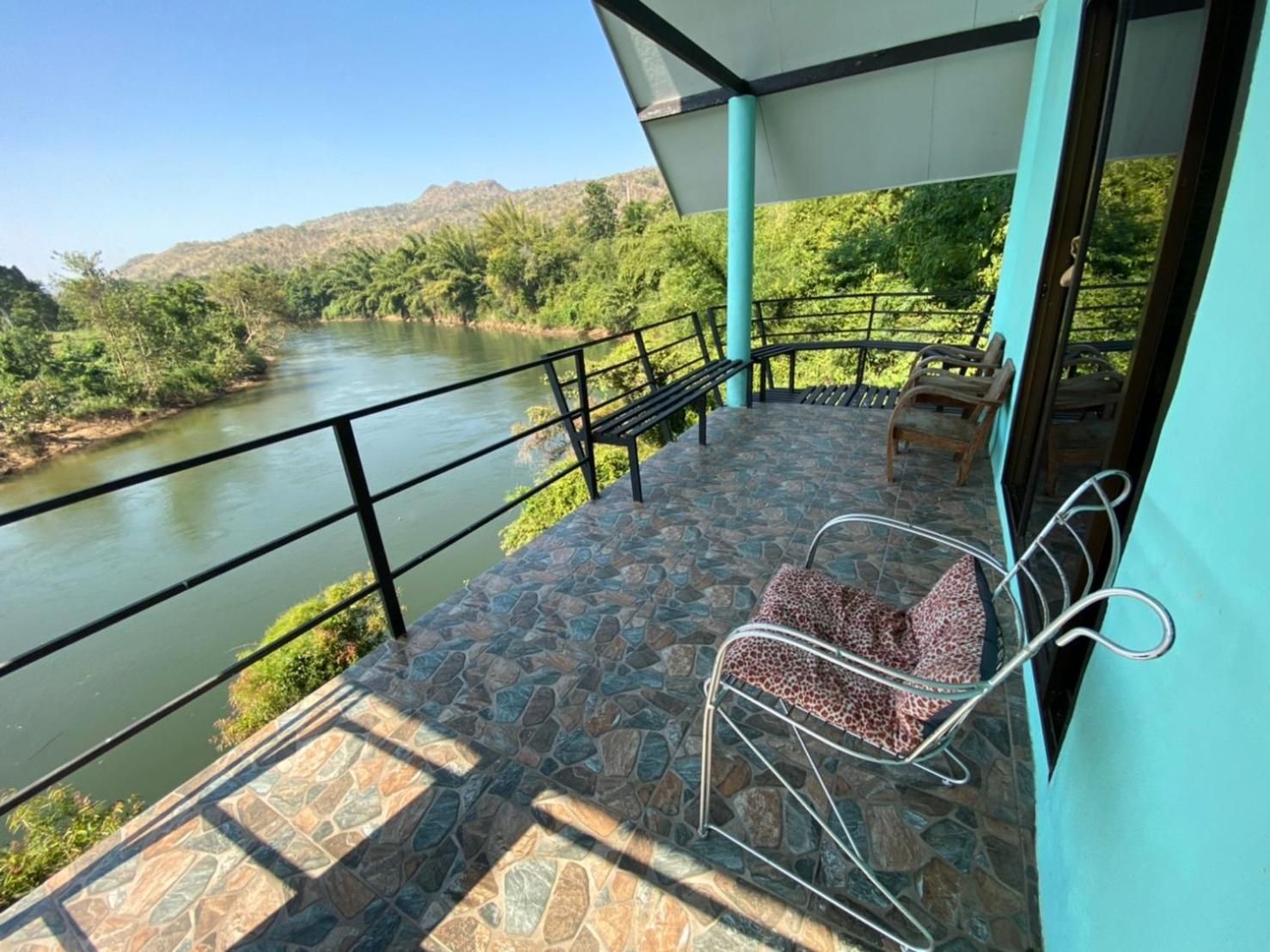 Villa (4 People)