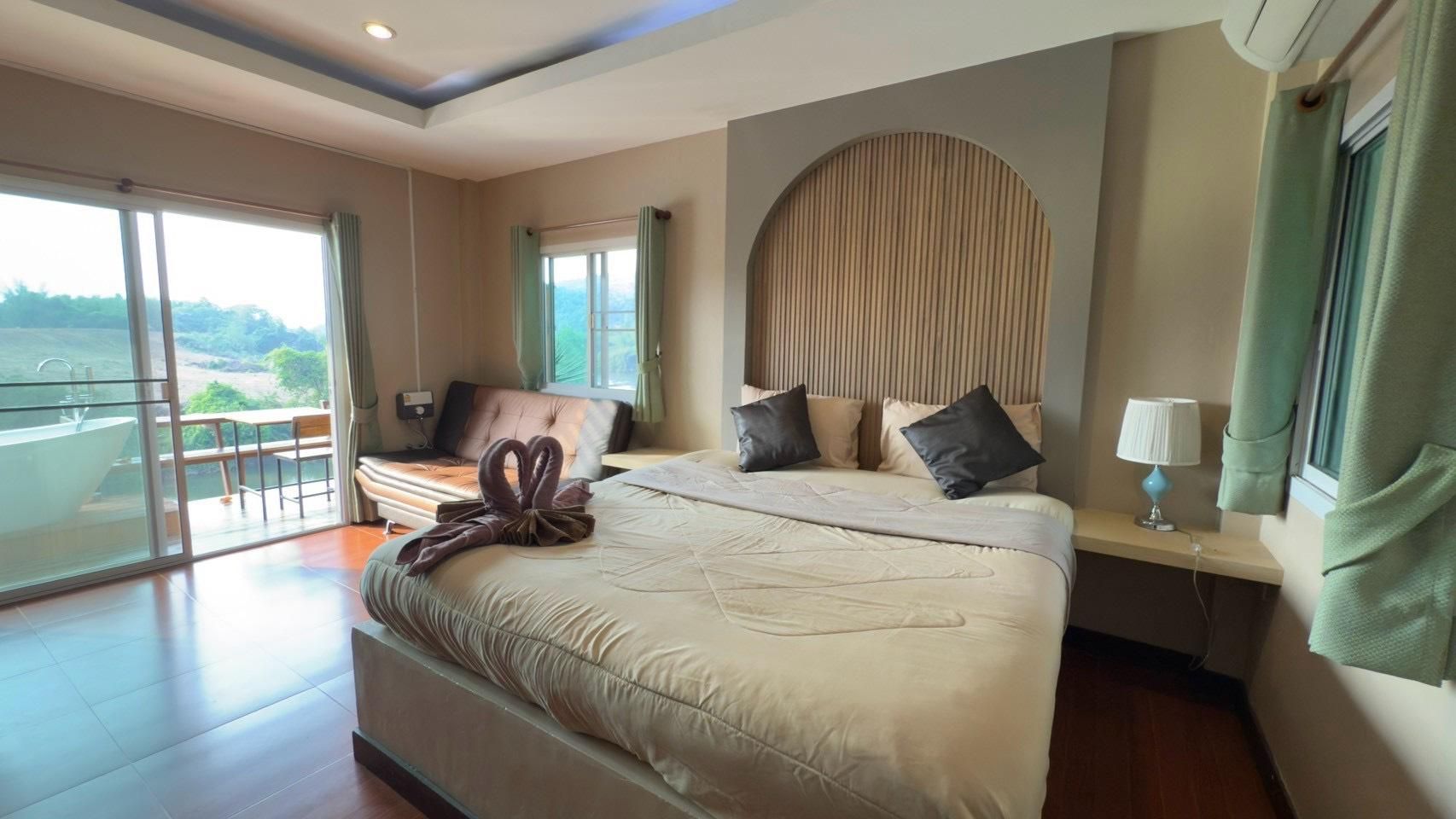 River View Room with Bathtub