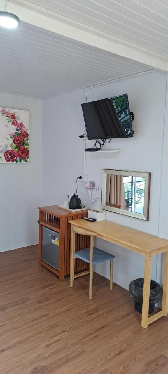 Studio with Mountain View