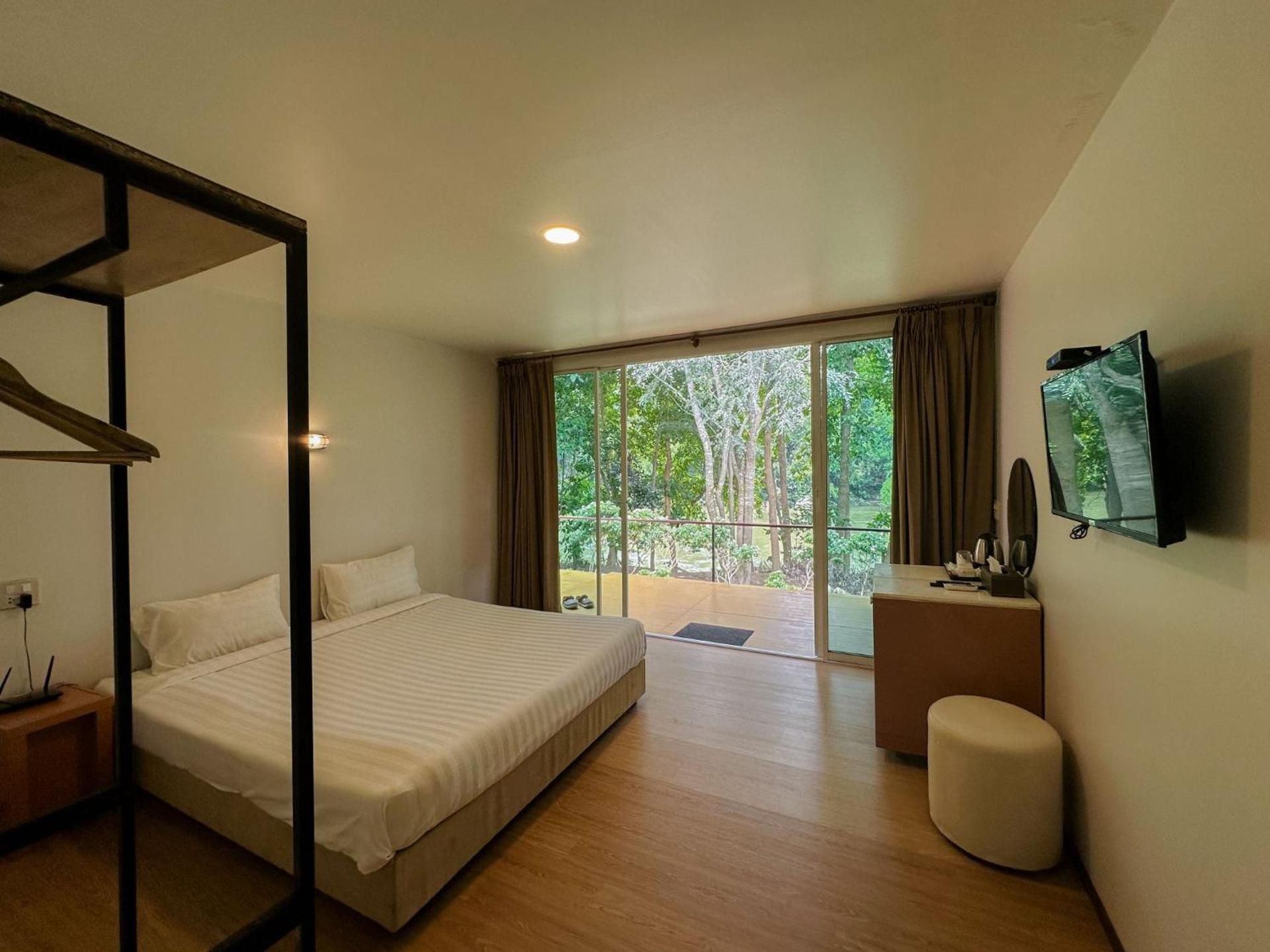 Deluxe Double or Twin Room with River View