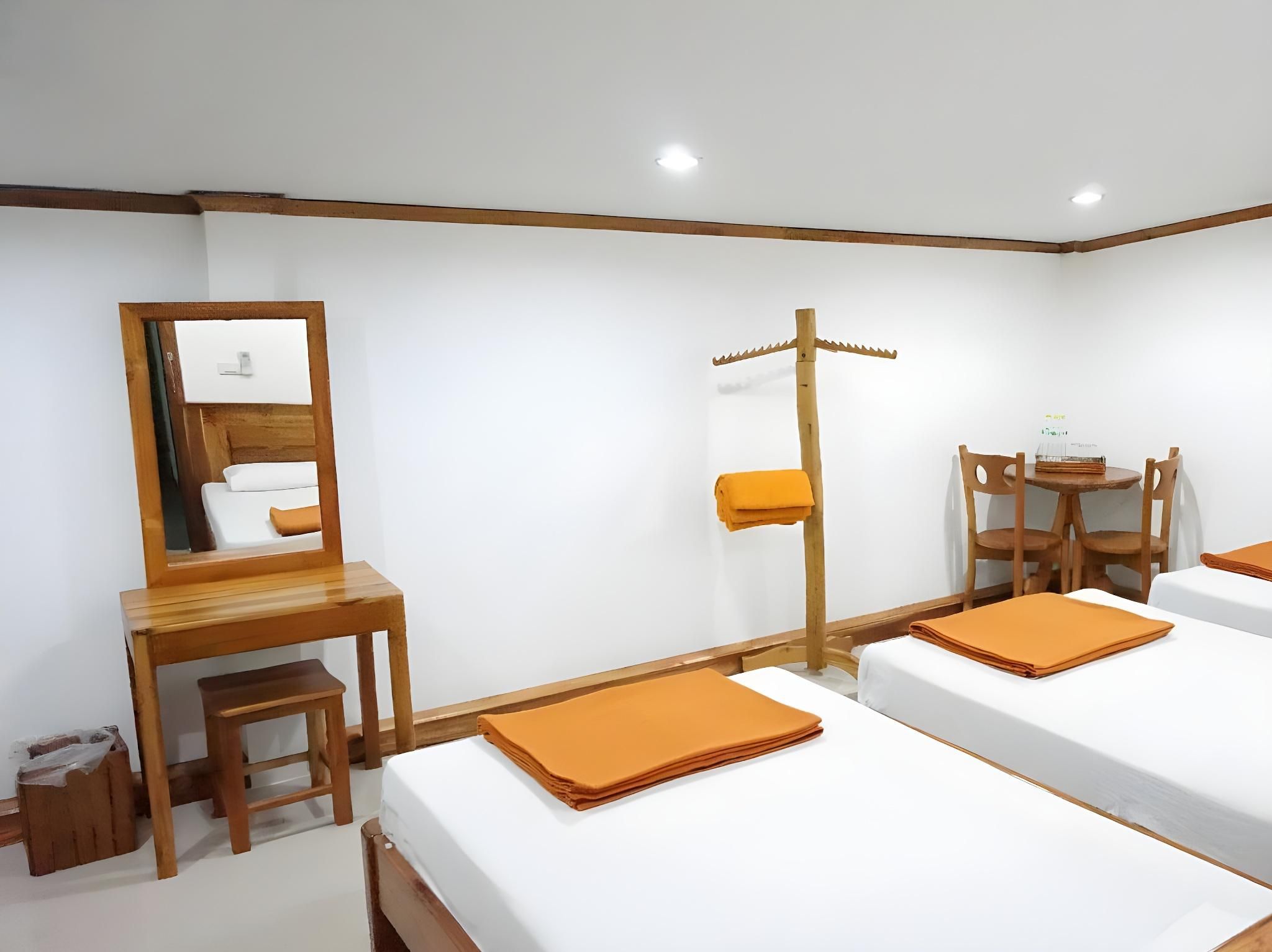 Thongphaphum Place Standard Triple Room 6