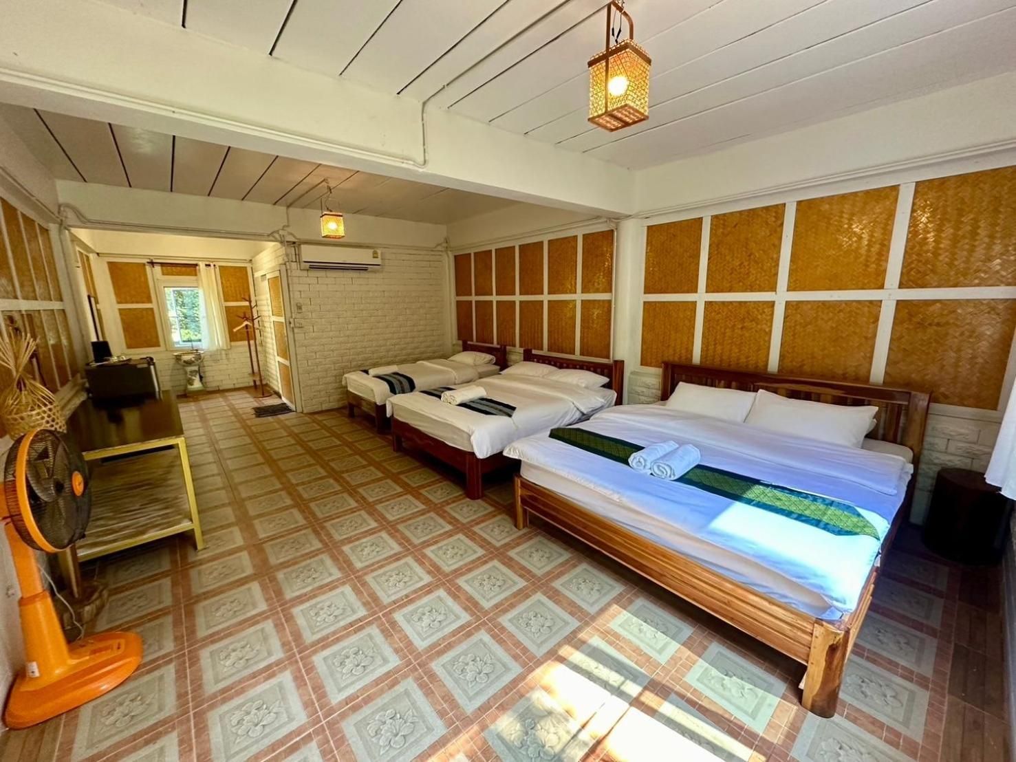 Family Room with Garden View