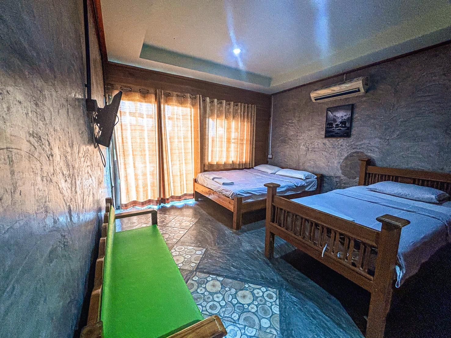 Triple Deluxe
