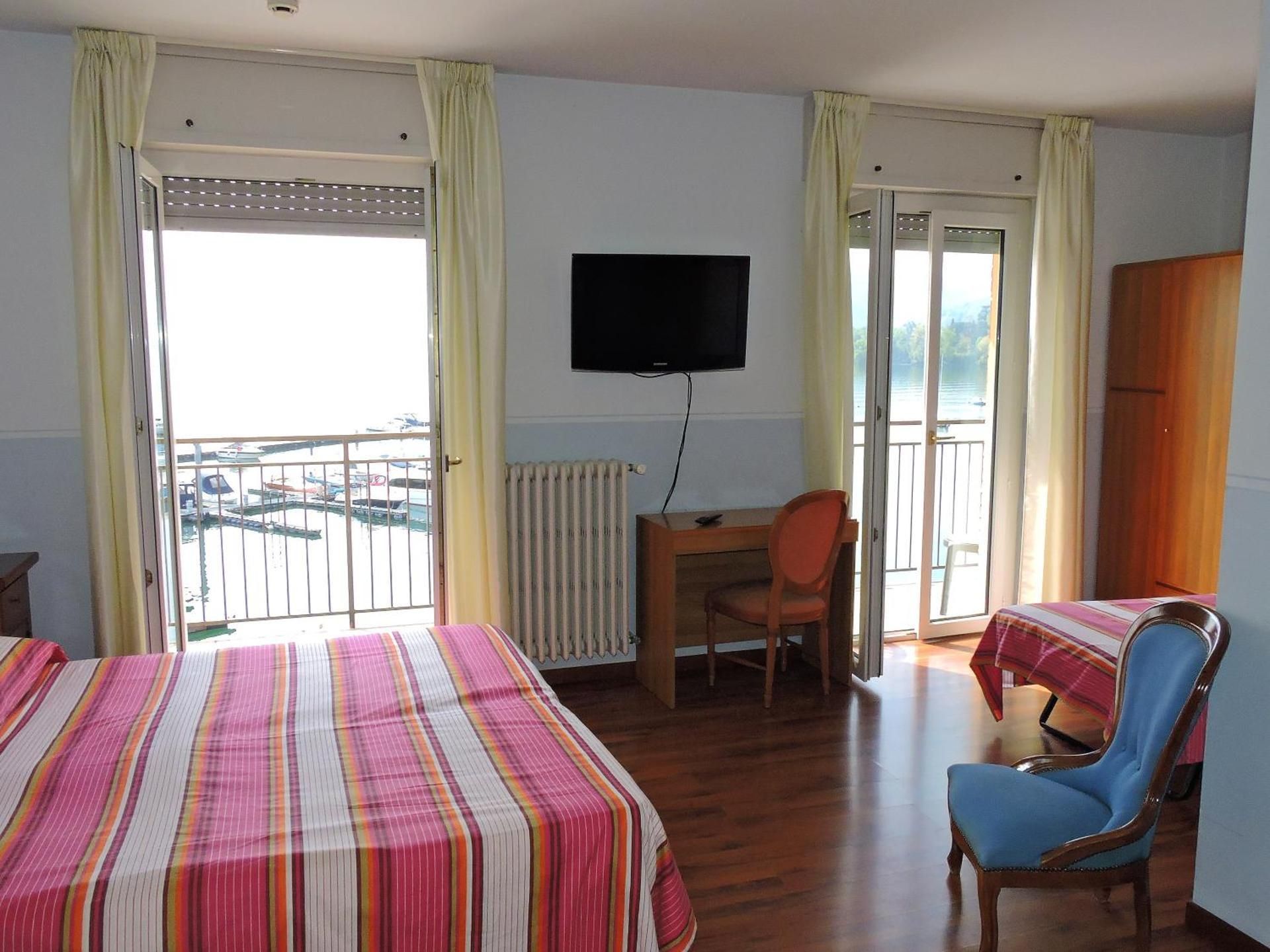 Triple Room with Lake View
