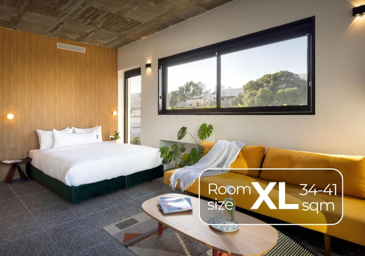 Connecting Suites with Two Balconies