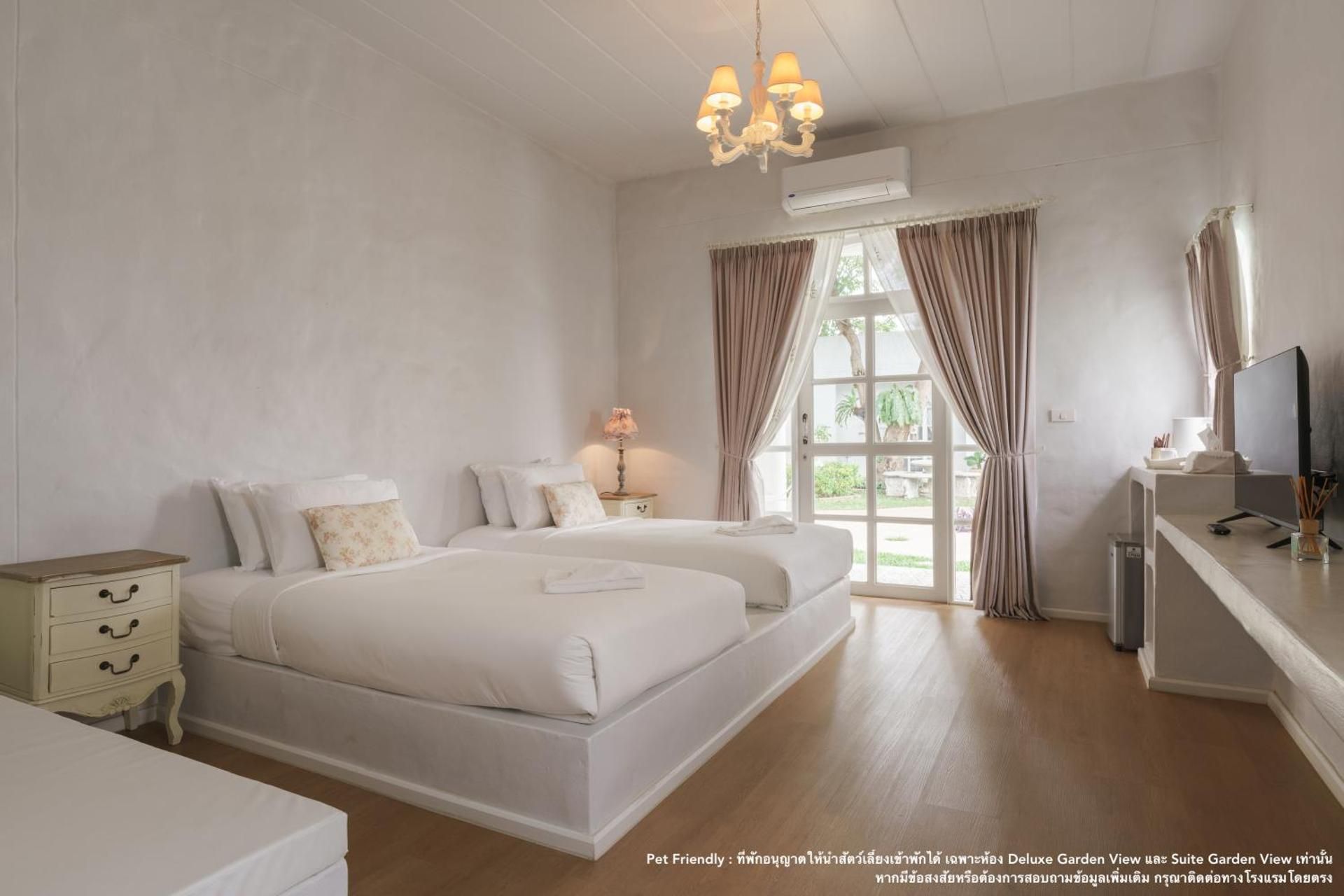 Standard Twin Room with Garden View
