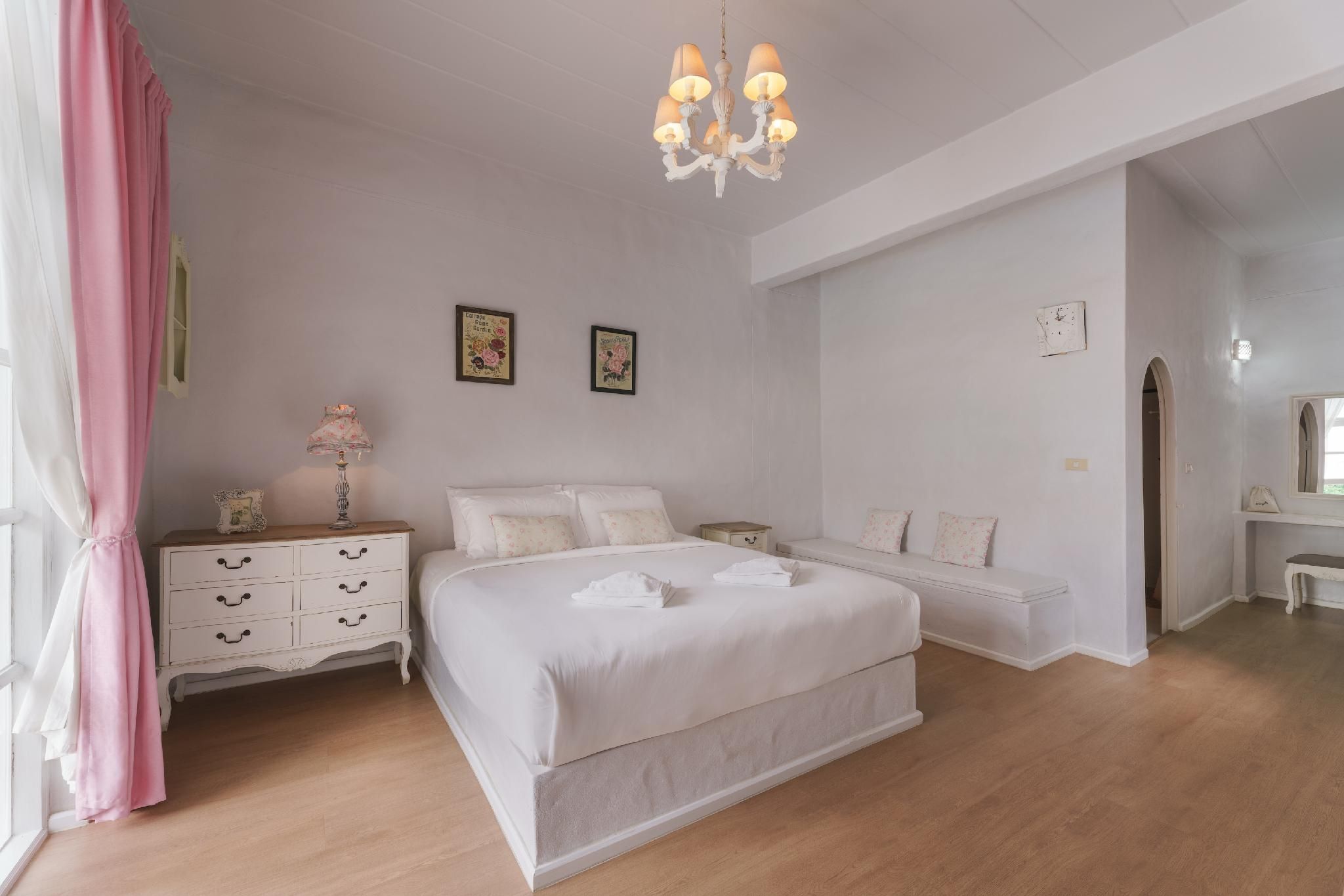 Pool Access - King bed