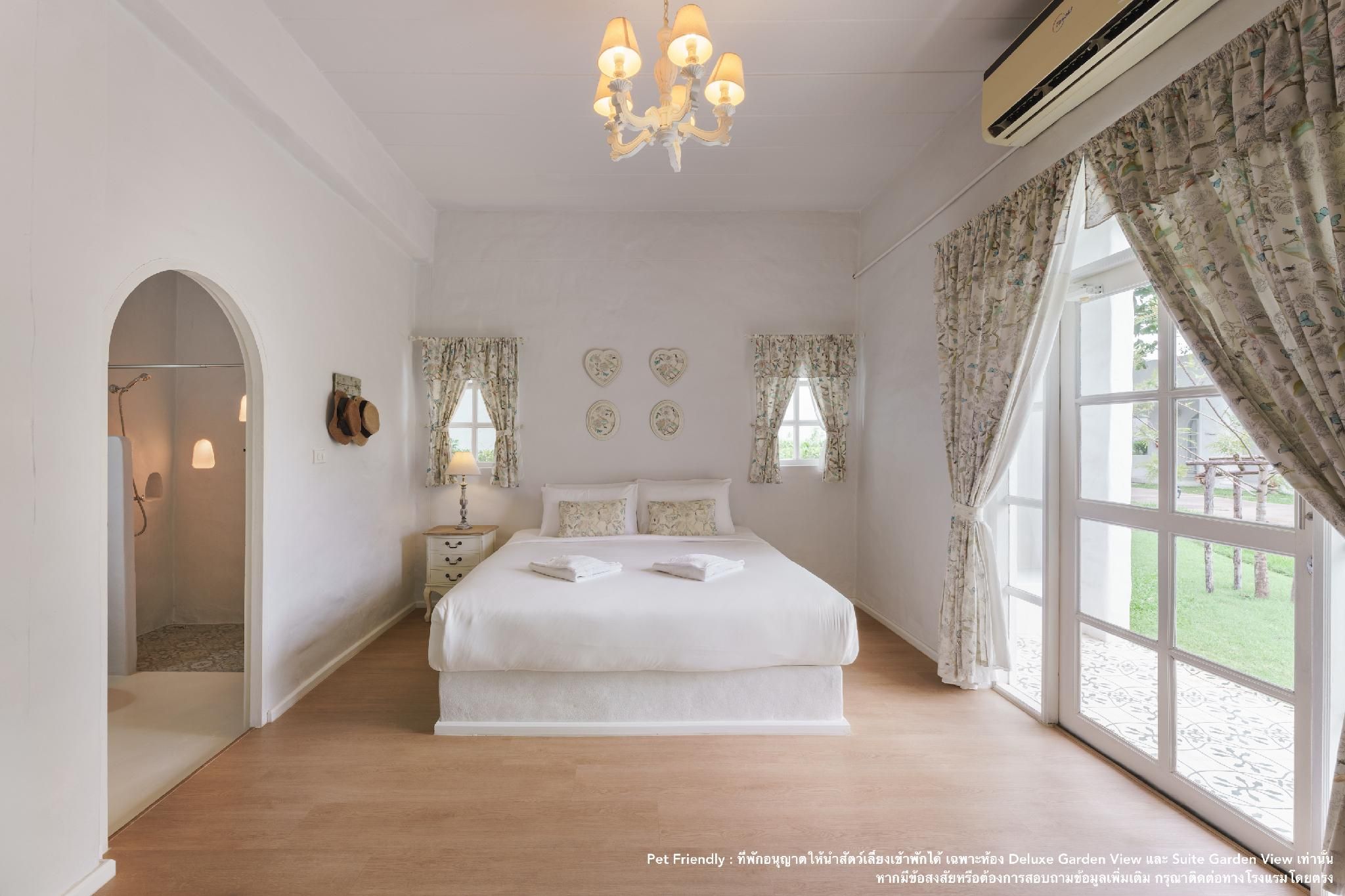 Deluxe Garden View - King Bed