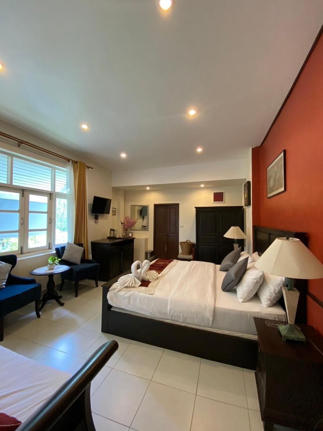 Suite with Pool View