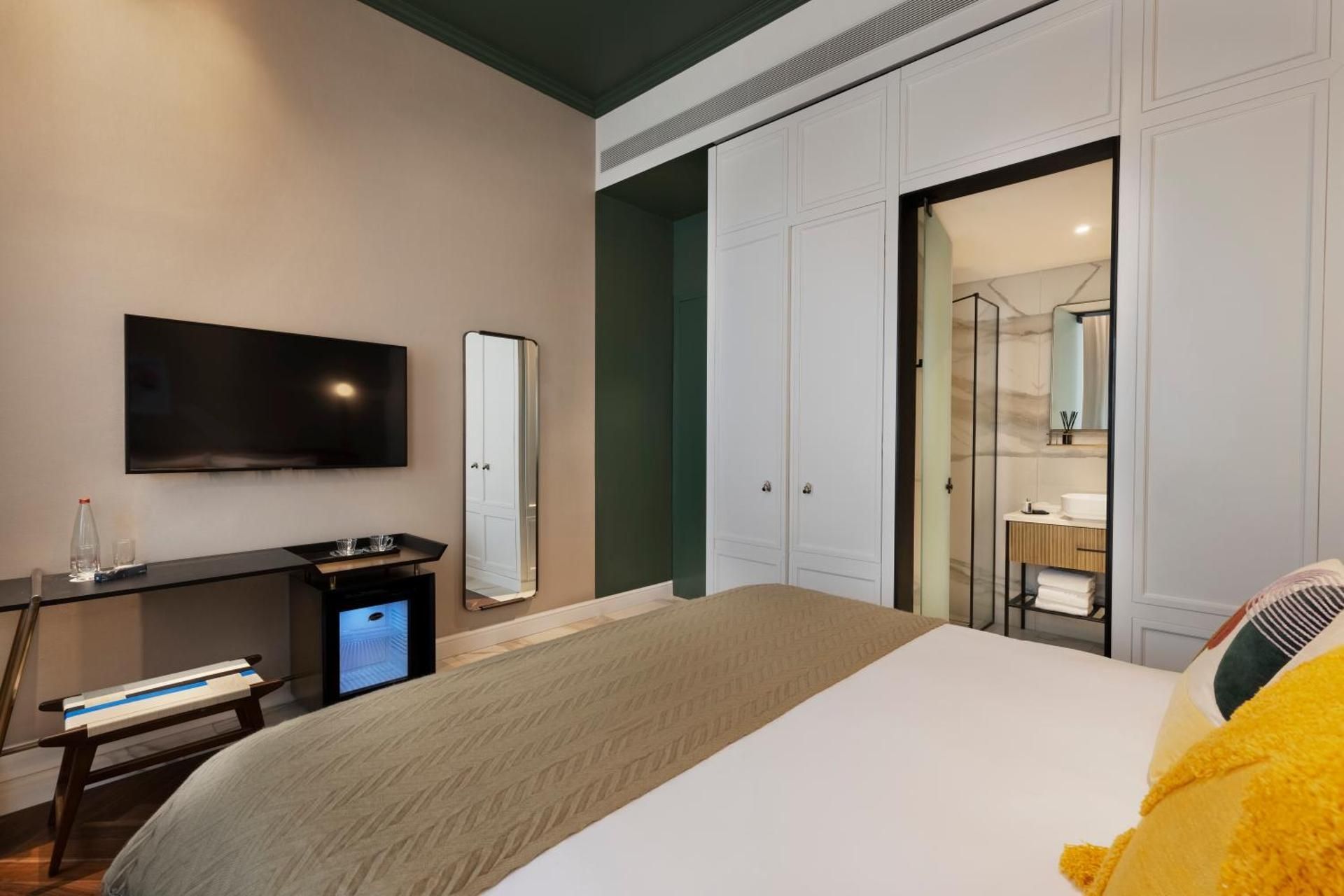 Double Room Urban View With Balcony