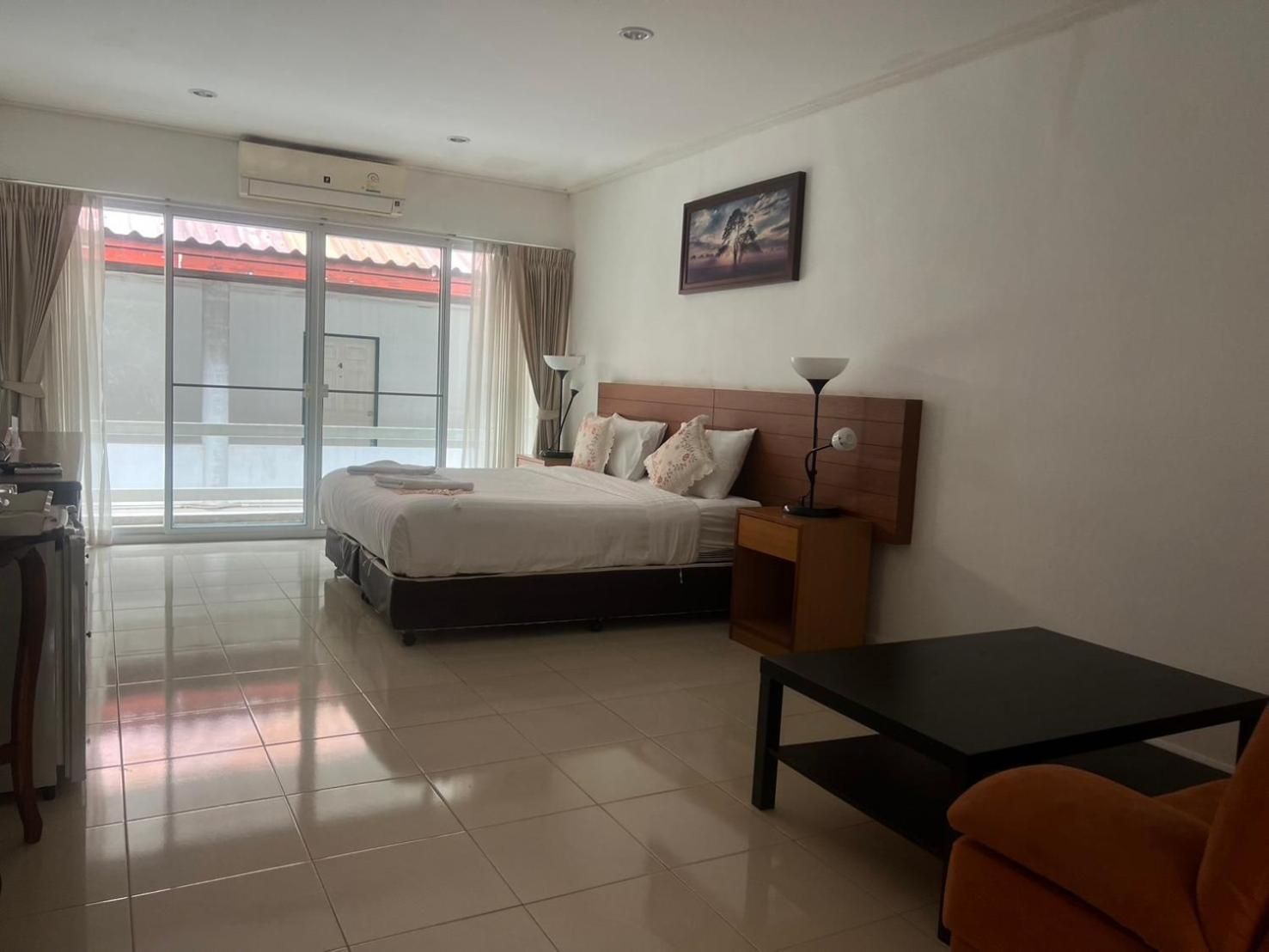 D - 2 Double Beds