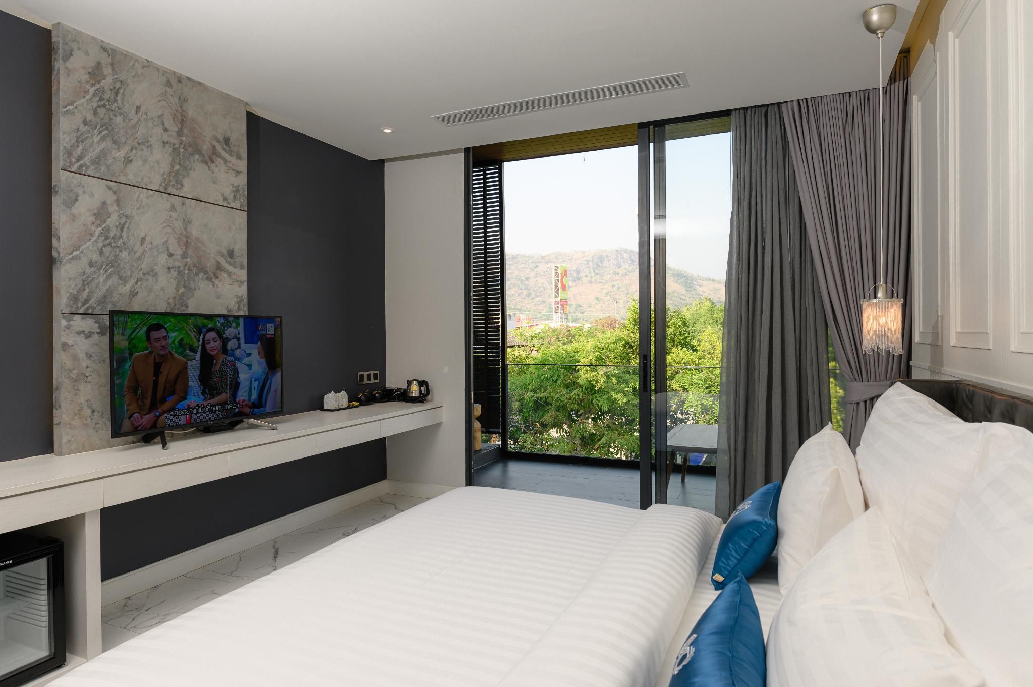 Deluxe Balcony Room