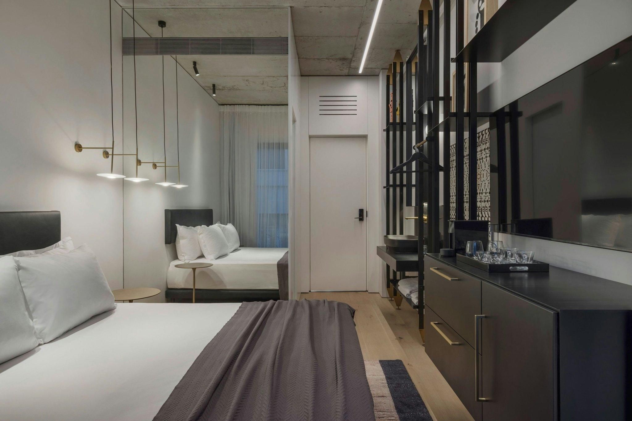 Gymnasia, Guest Room, 1 Queen, Balcony
