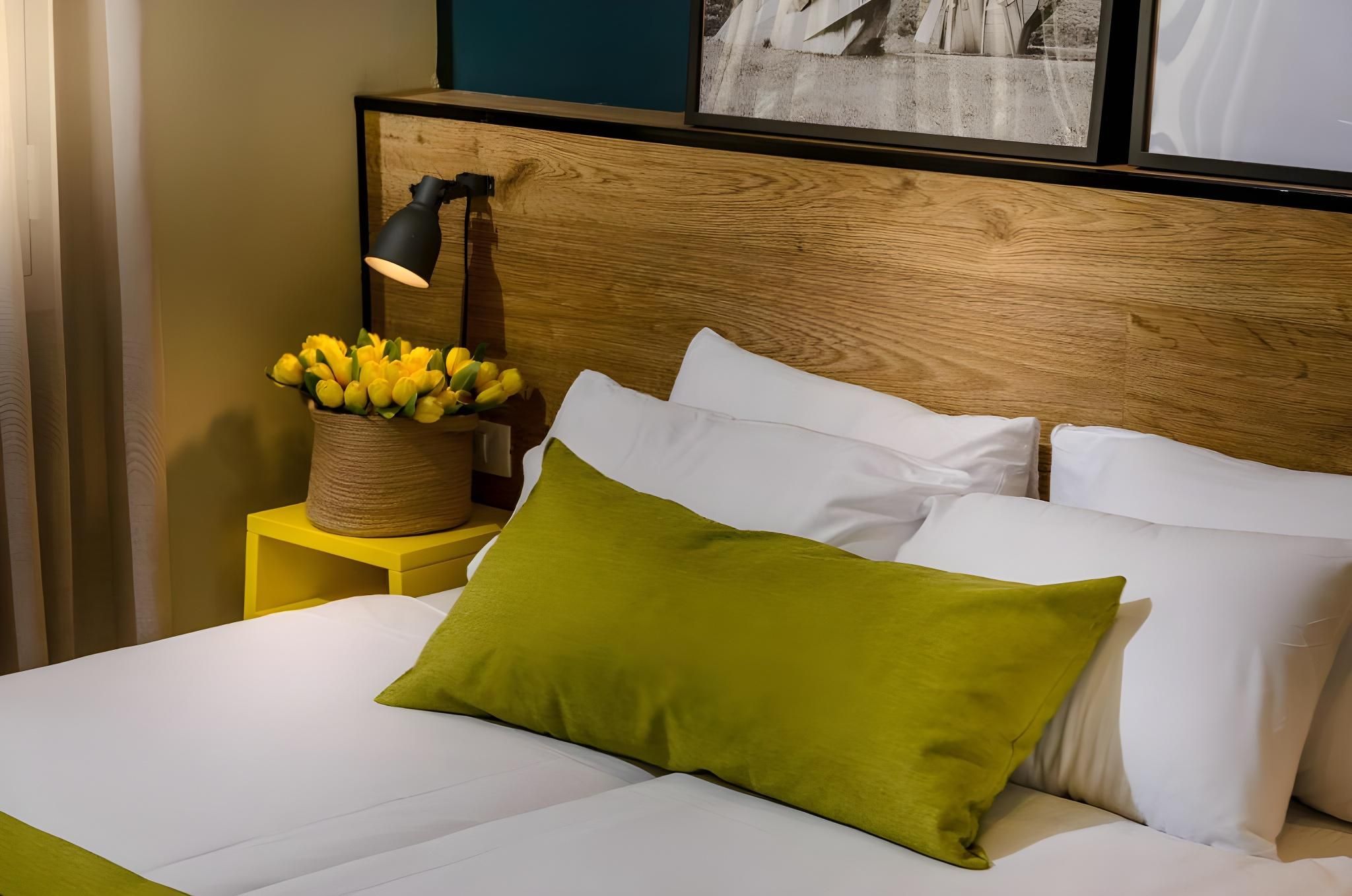 Deluxe Suite with Kitchenette