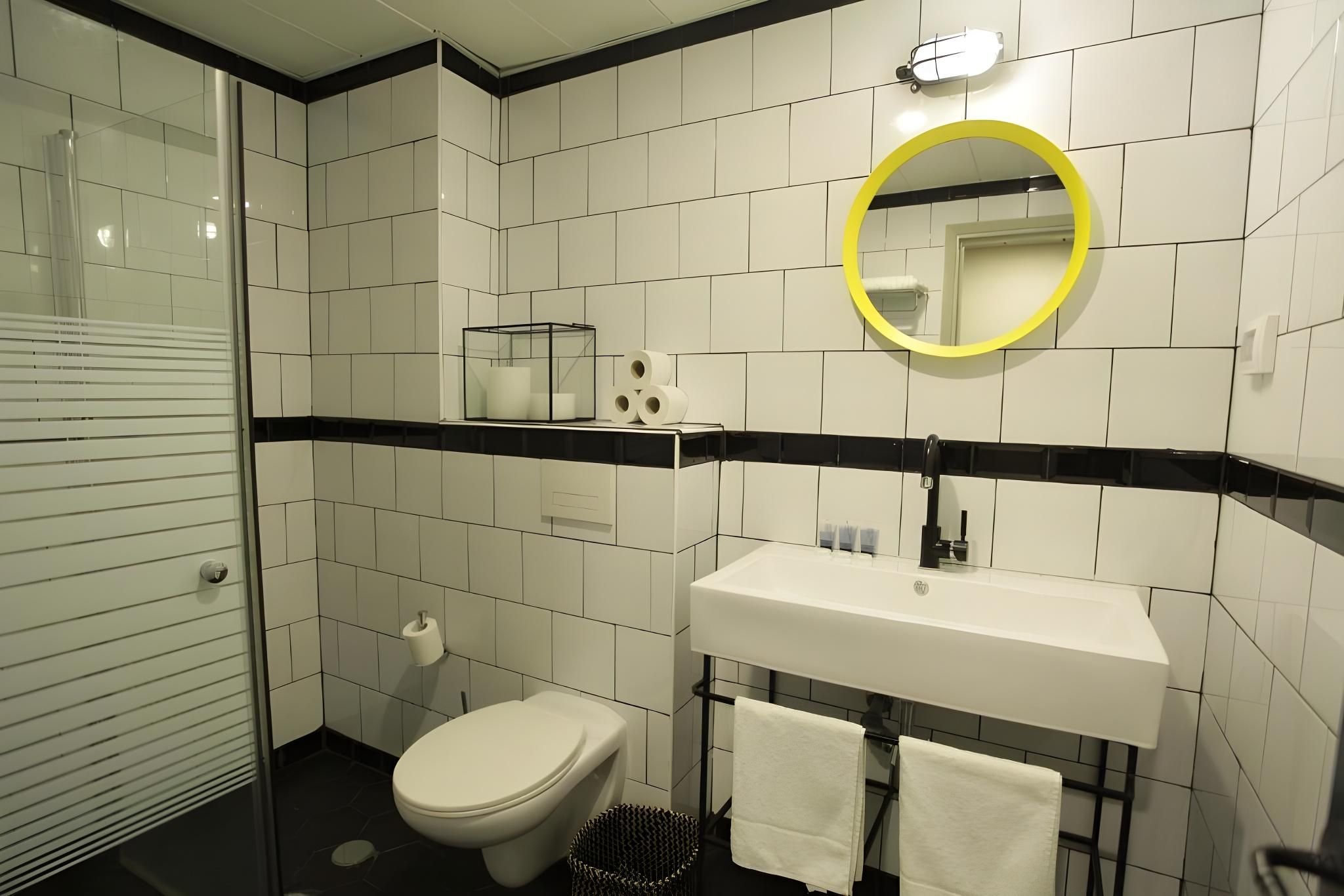 Deluxe Suite with Kitchenette