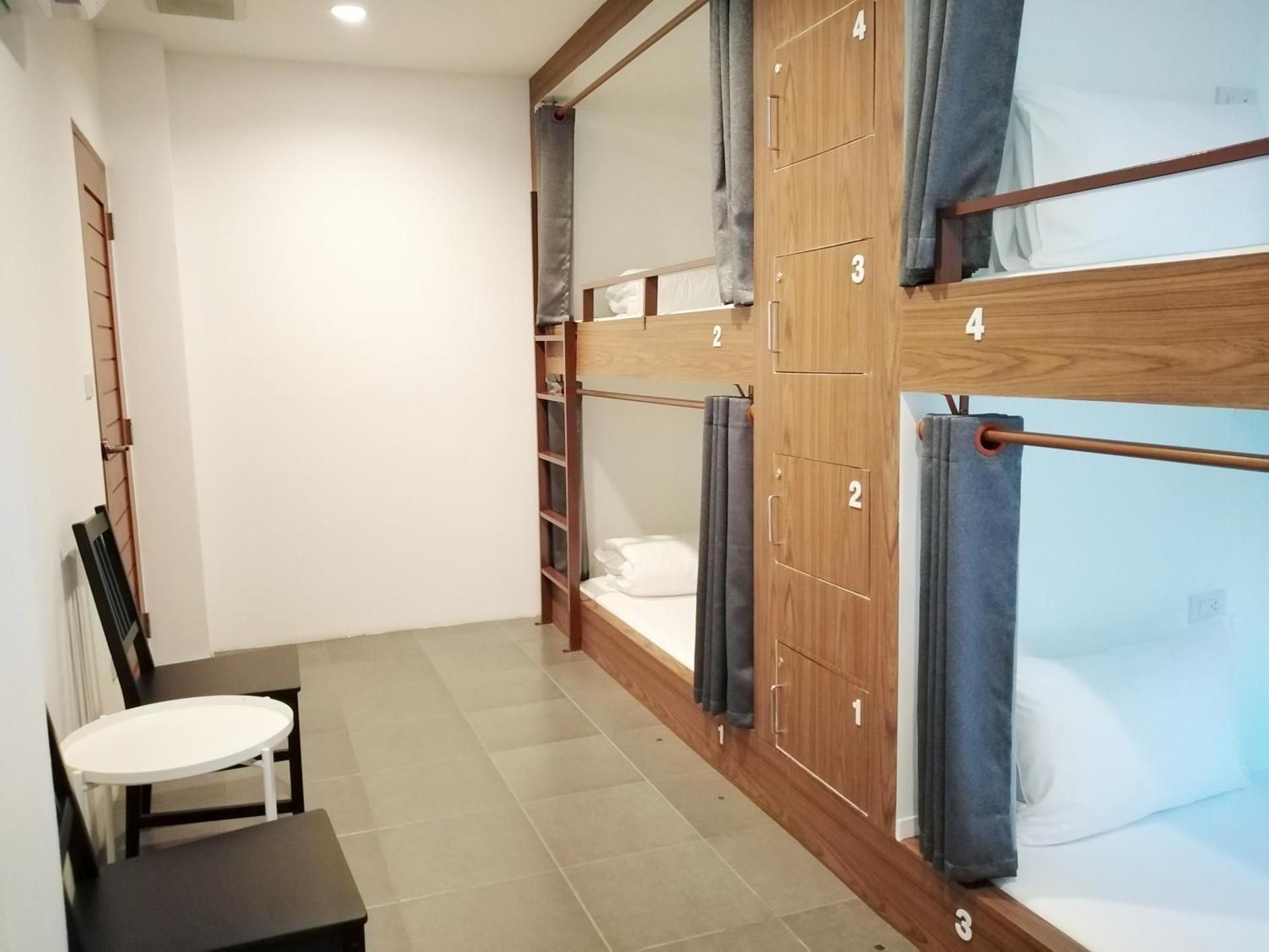 WEE HOSTEL 4-Bed Mixed Dormitory Room 2