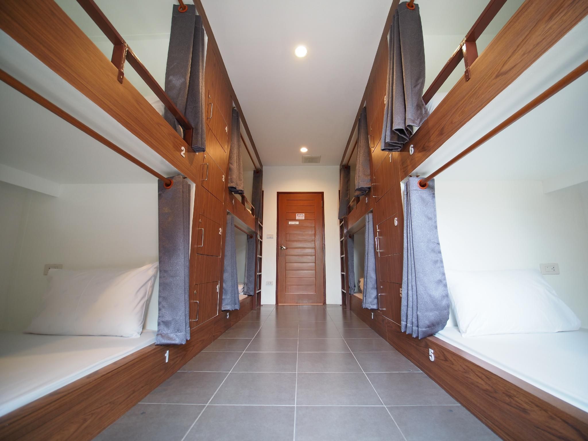 WEE HOSTEL Bunk Bed- Mixed Dorms 8 persons