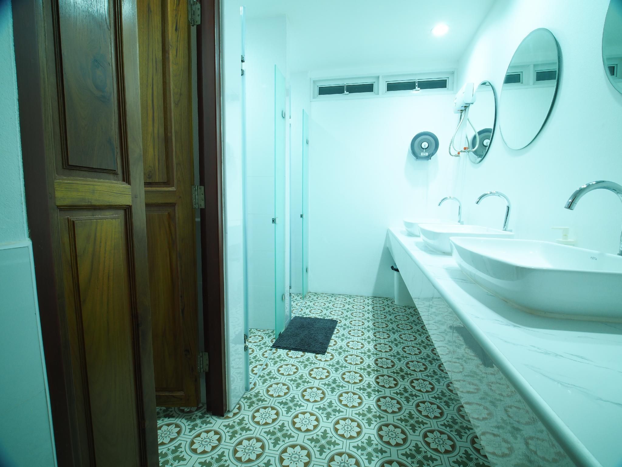 Family Room with Private External Bathroom